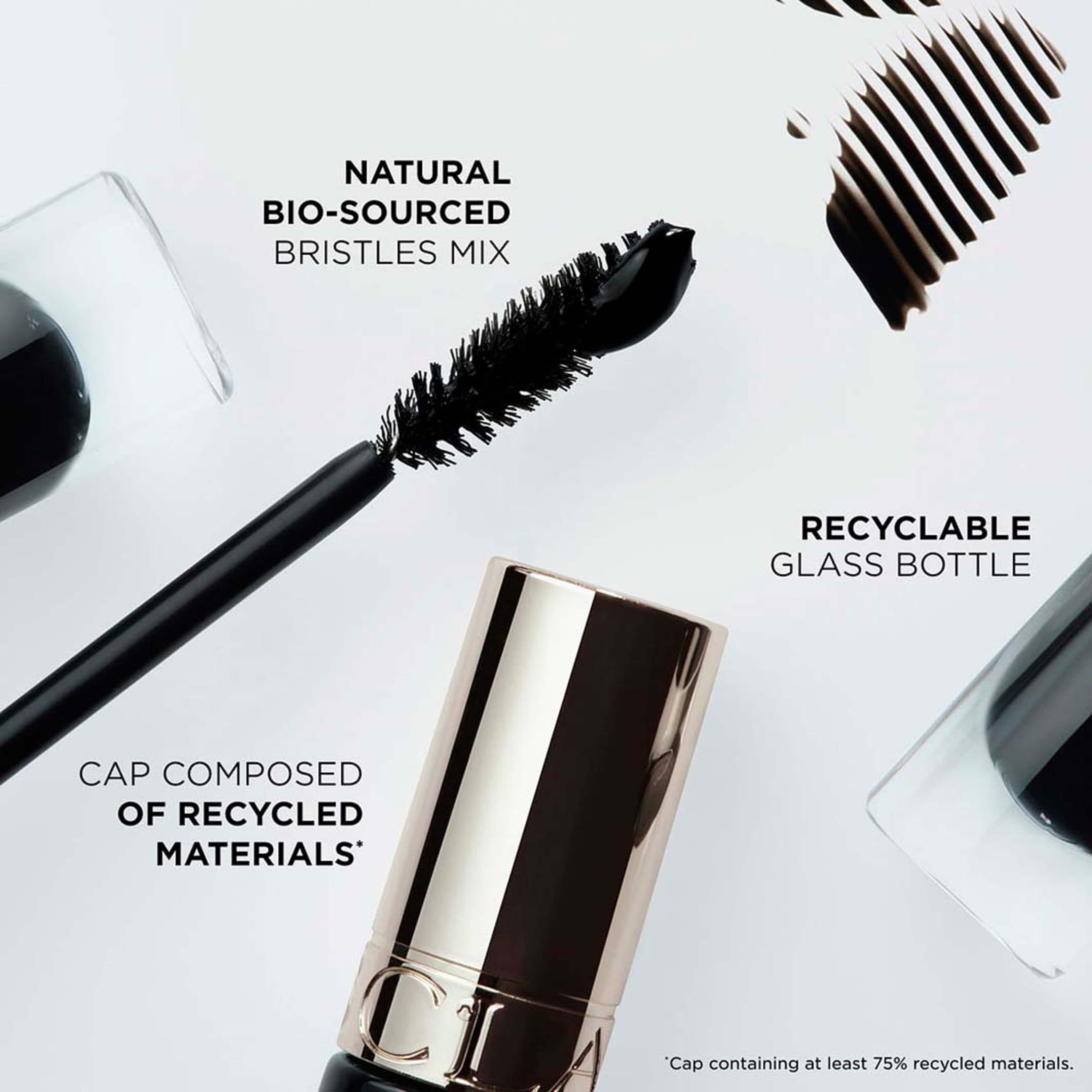 Wonder Mascara 5D, från Clarins, i färgen Black. Klicka för att öppna bilden i stort format