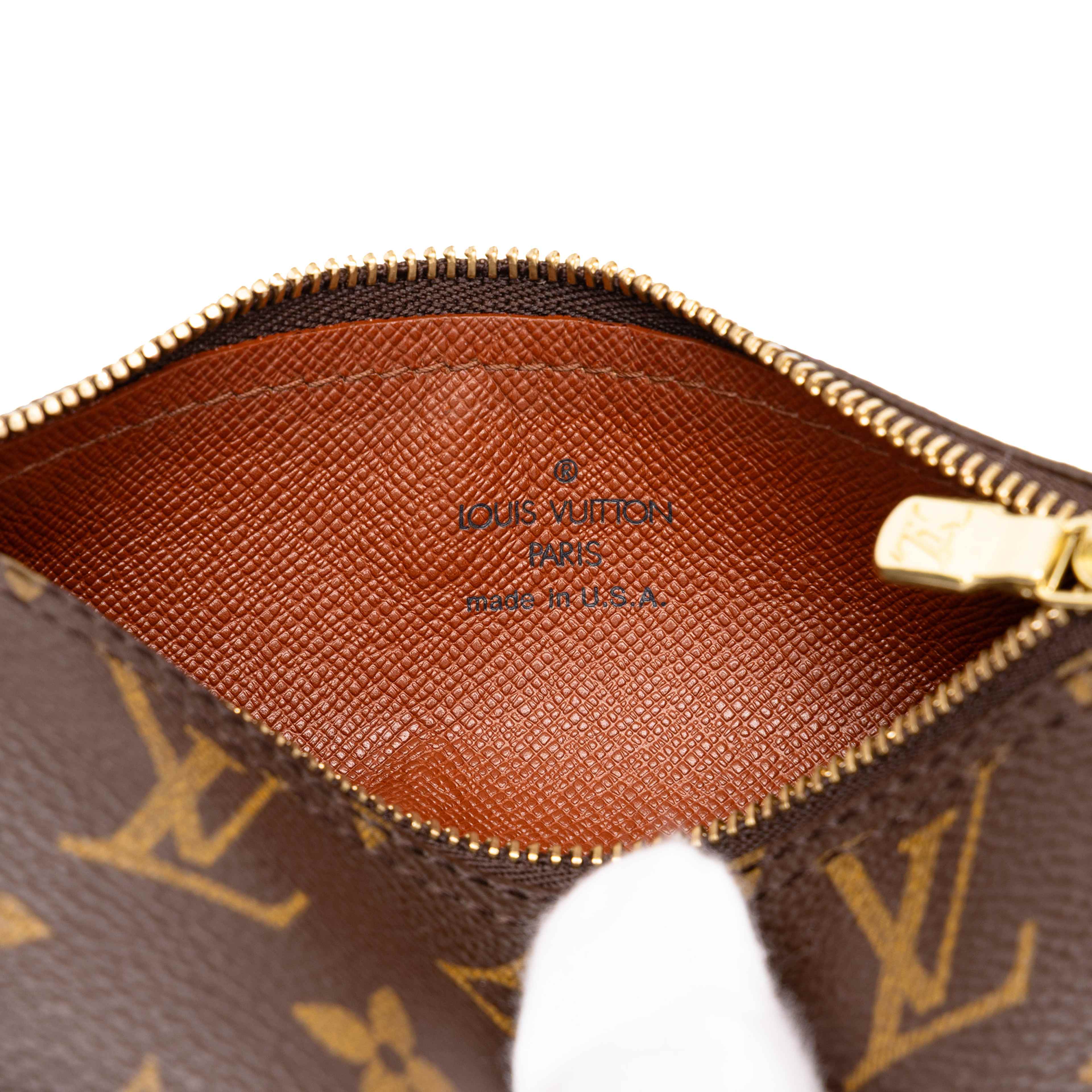 Louis Vuitton Monogram Papillon Pochette, från Luxclusif, i färgen brun. Klicka för att öppna bilden i stort format