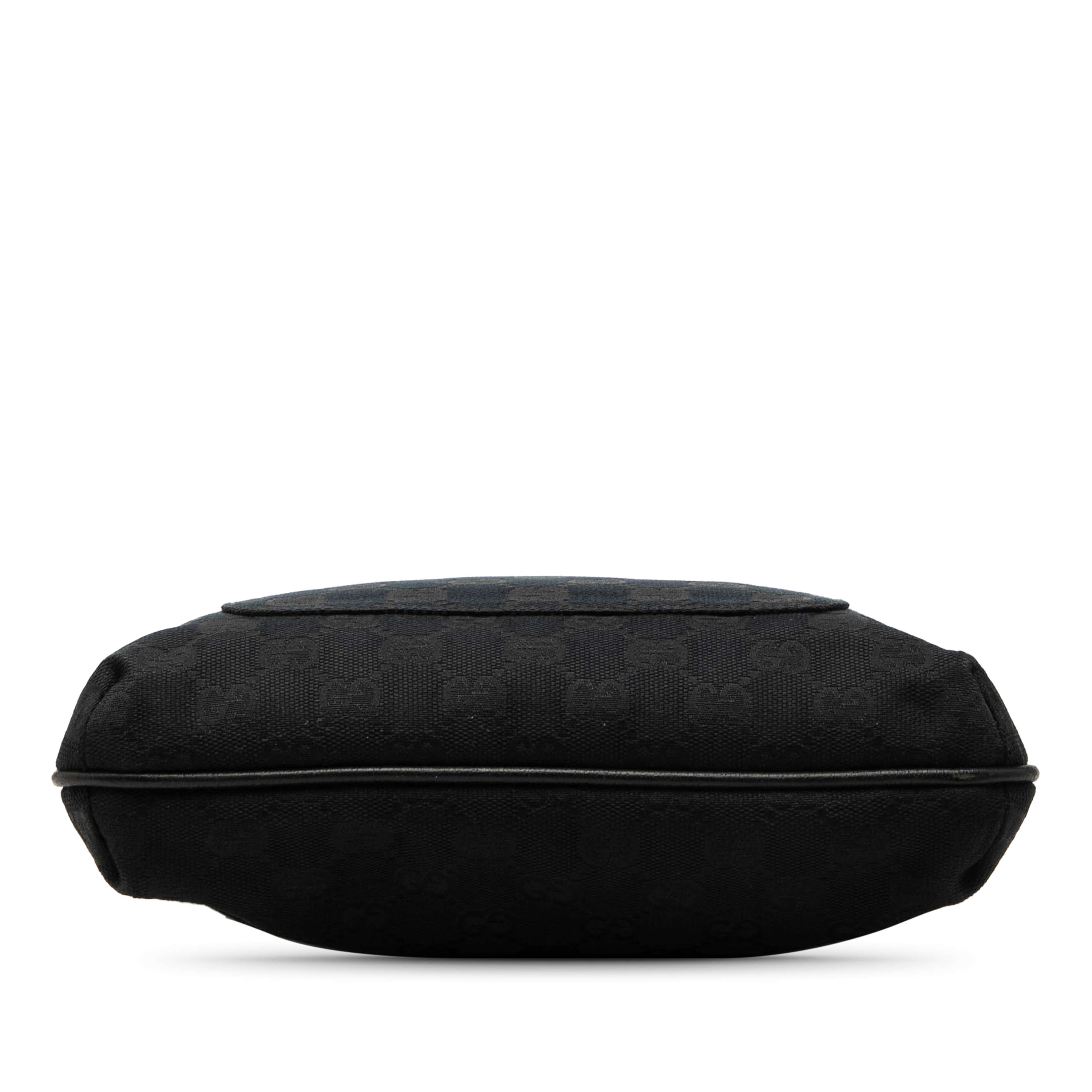 Gucci Gg Canvas Crossbody, från Luxclusif, i färgen black. Klicka för att öppna bilden i stort format