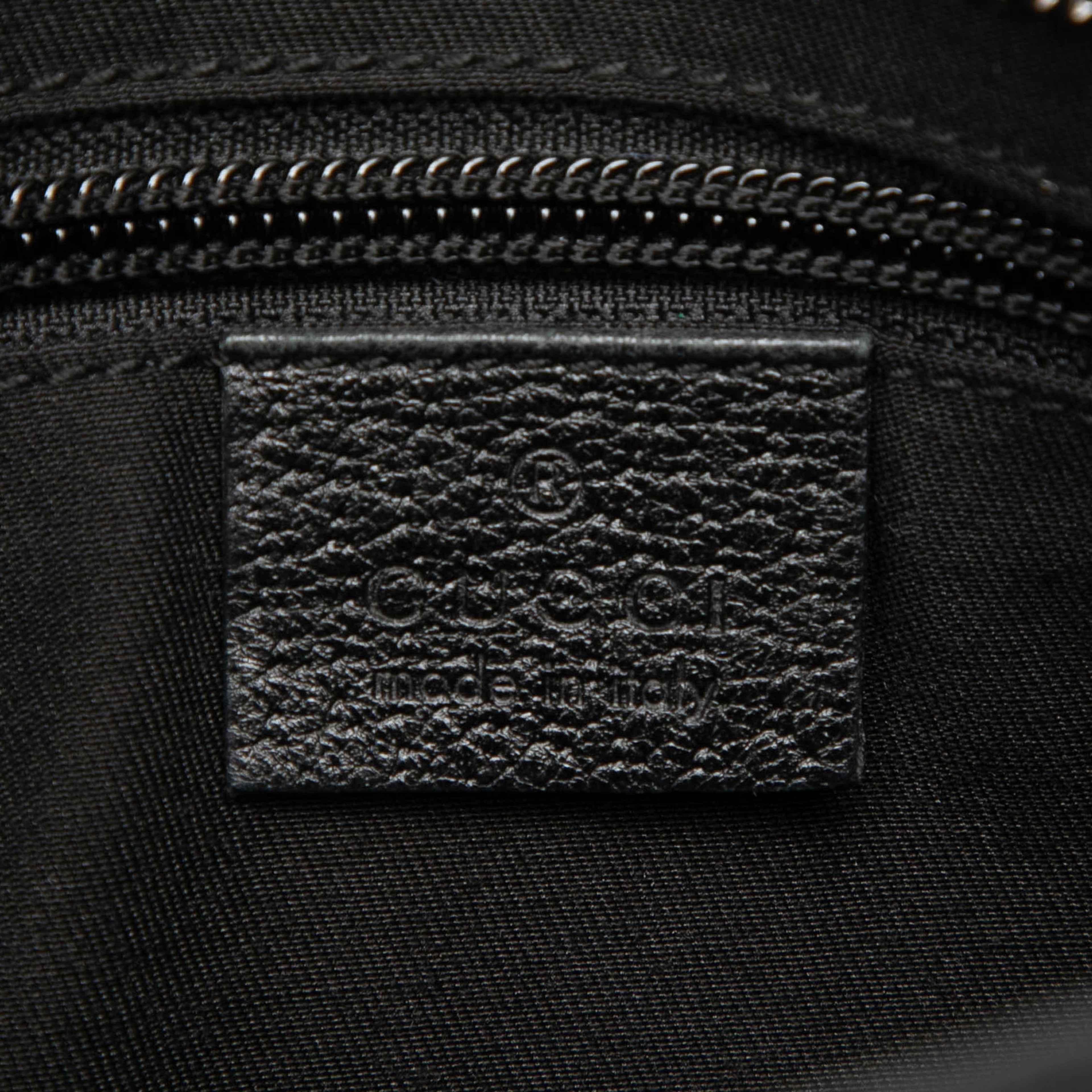Gucci Gg Canvas Crossbody, från Luxclusif, i färgen black. Klicka för att öppna bilden i stort format