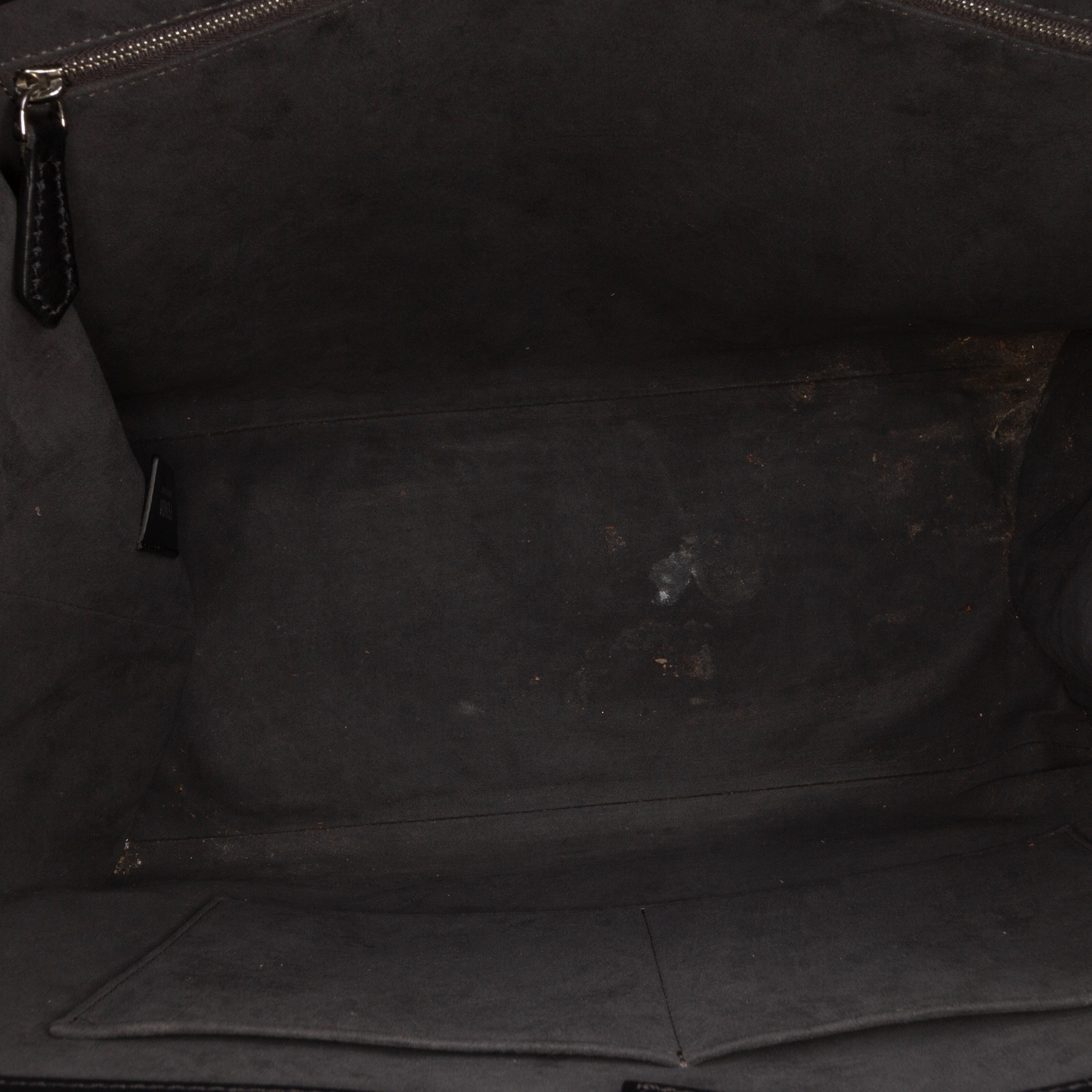 Fendi Denim 3jours Tote, från Luxclusif, i färgen black. Klicka för att öppna bilden i stort format