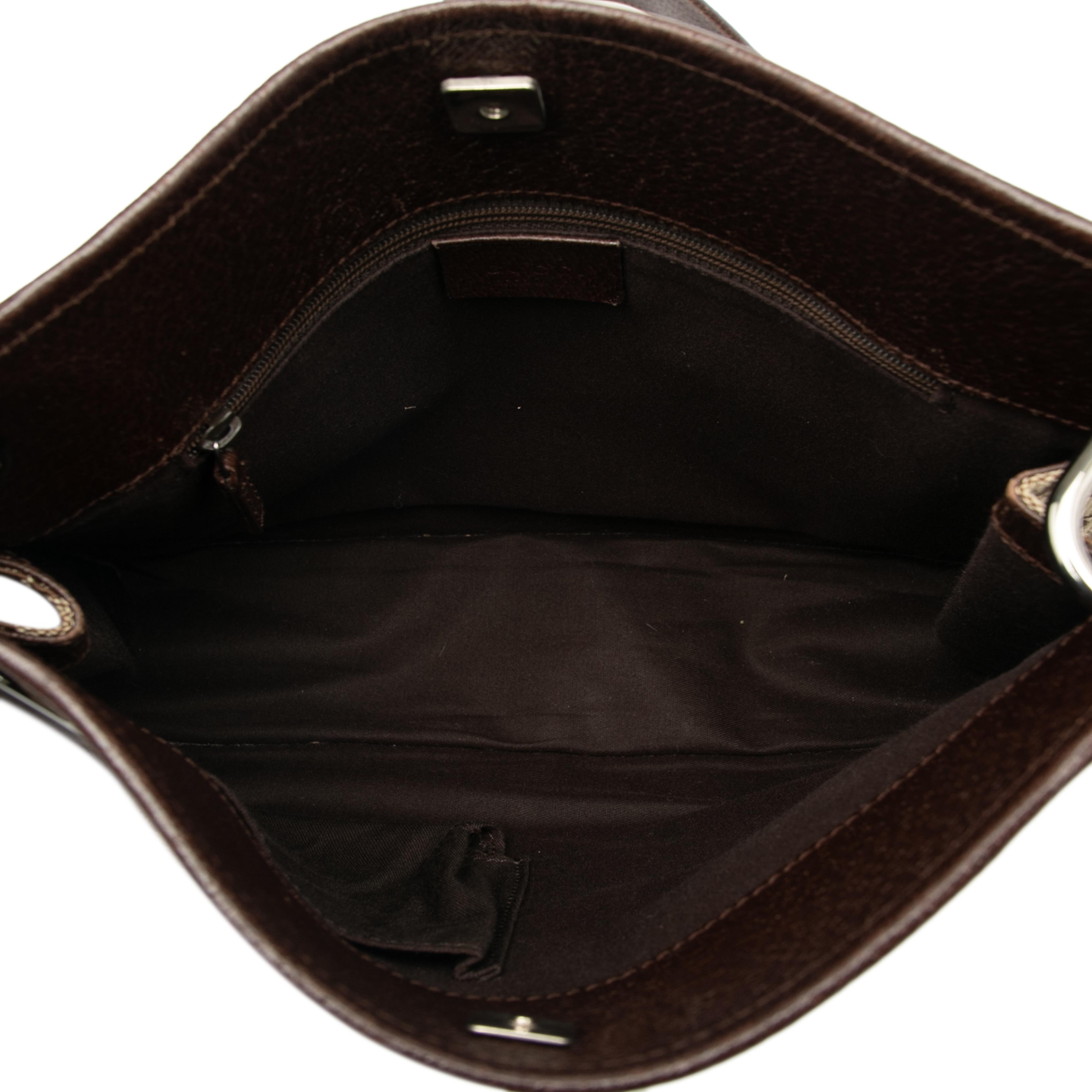 Gucci Gg Canvas Eclipse Crossbody, från Luxclusif, i färgen beige. Klicka för att öppna bilden i stort format