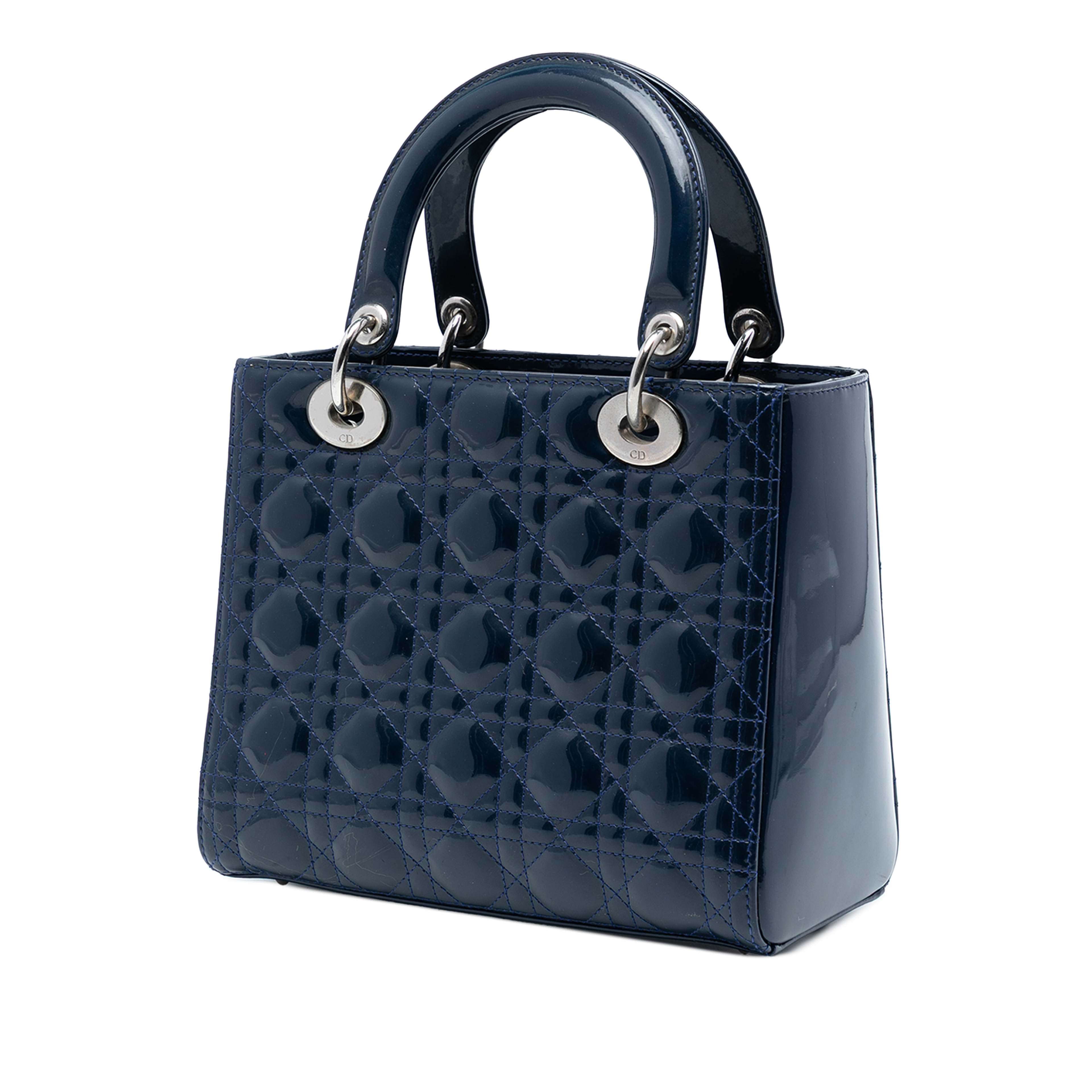 Dior Medium Patent Cannage Lady Dior, från Luxclusif, i färgen navy. Klicka för att öppna bilden i stort format