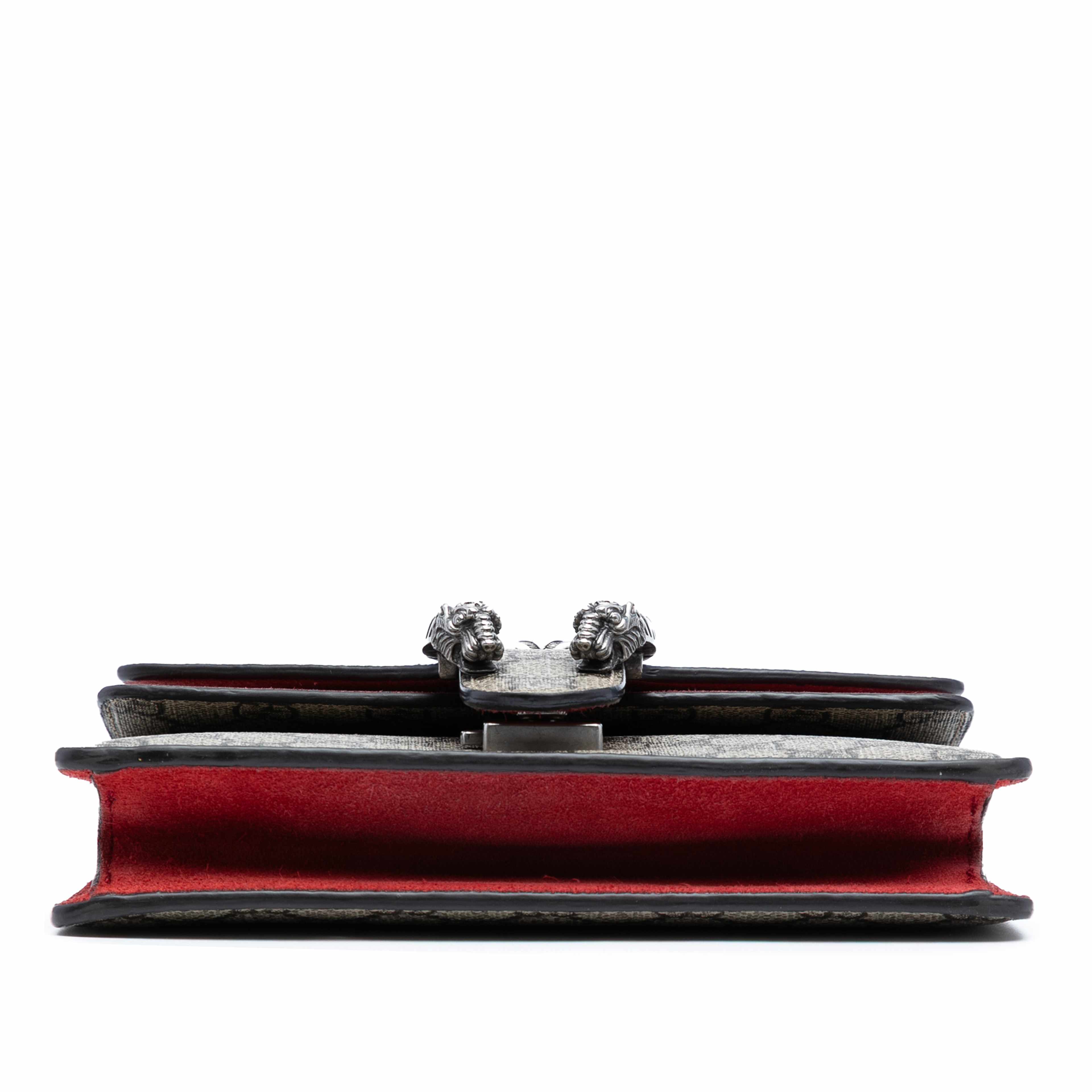 Gucci Small Gg Supreme Dionysus Crossbody, från Luxclusif, i färgen beige. Klicka för att öppna bilden i stort format