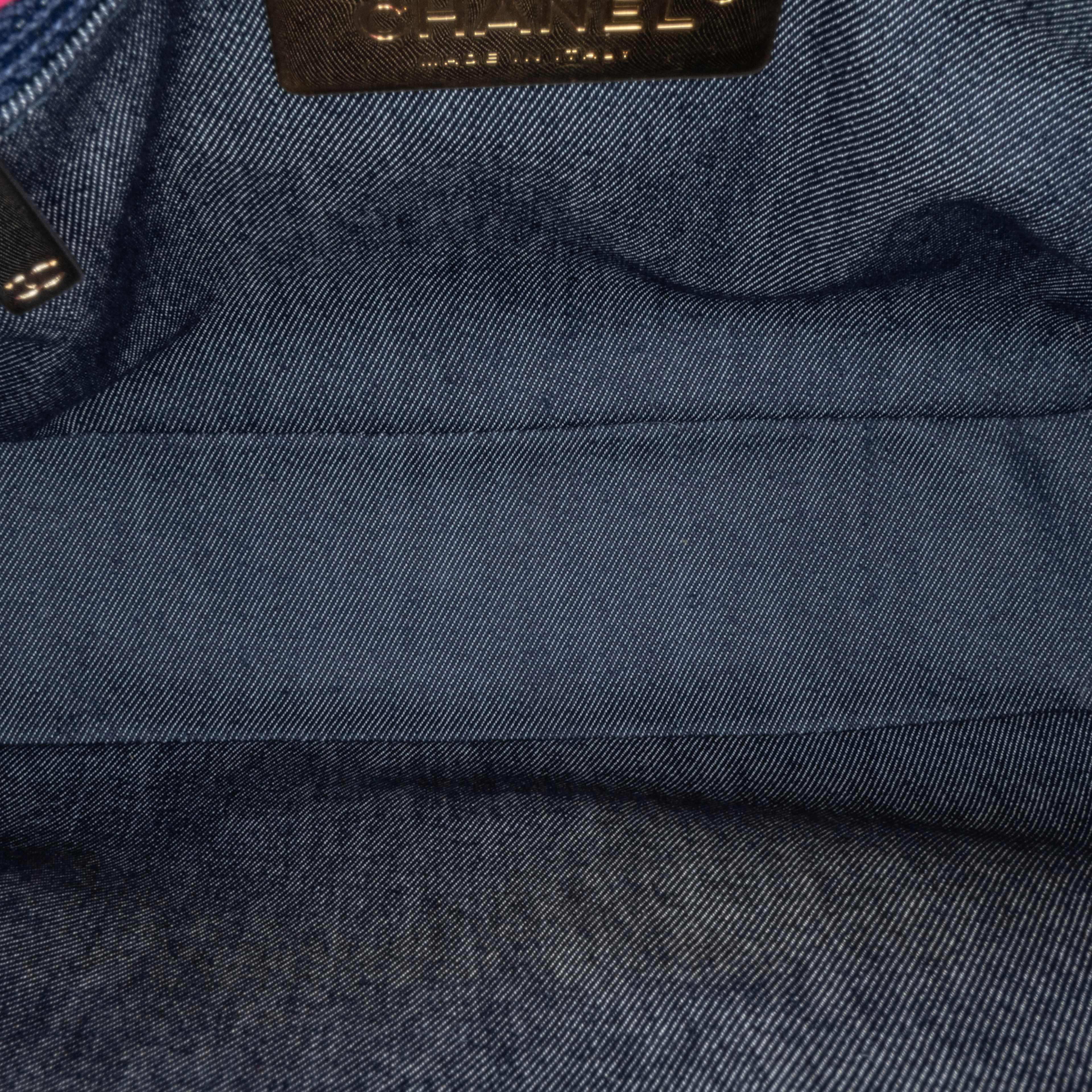 Chanel Lambskin Cc Mania Flap, från Luxclusif, i färgen hot pink. Klicka för att öppna bilden i stort format