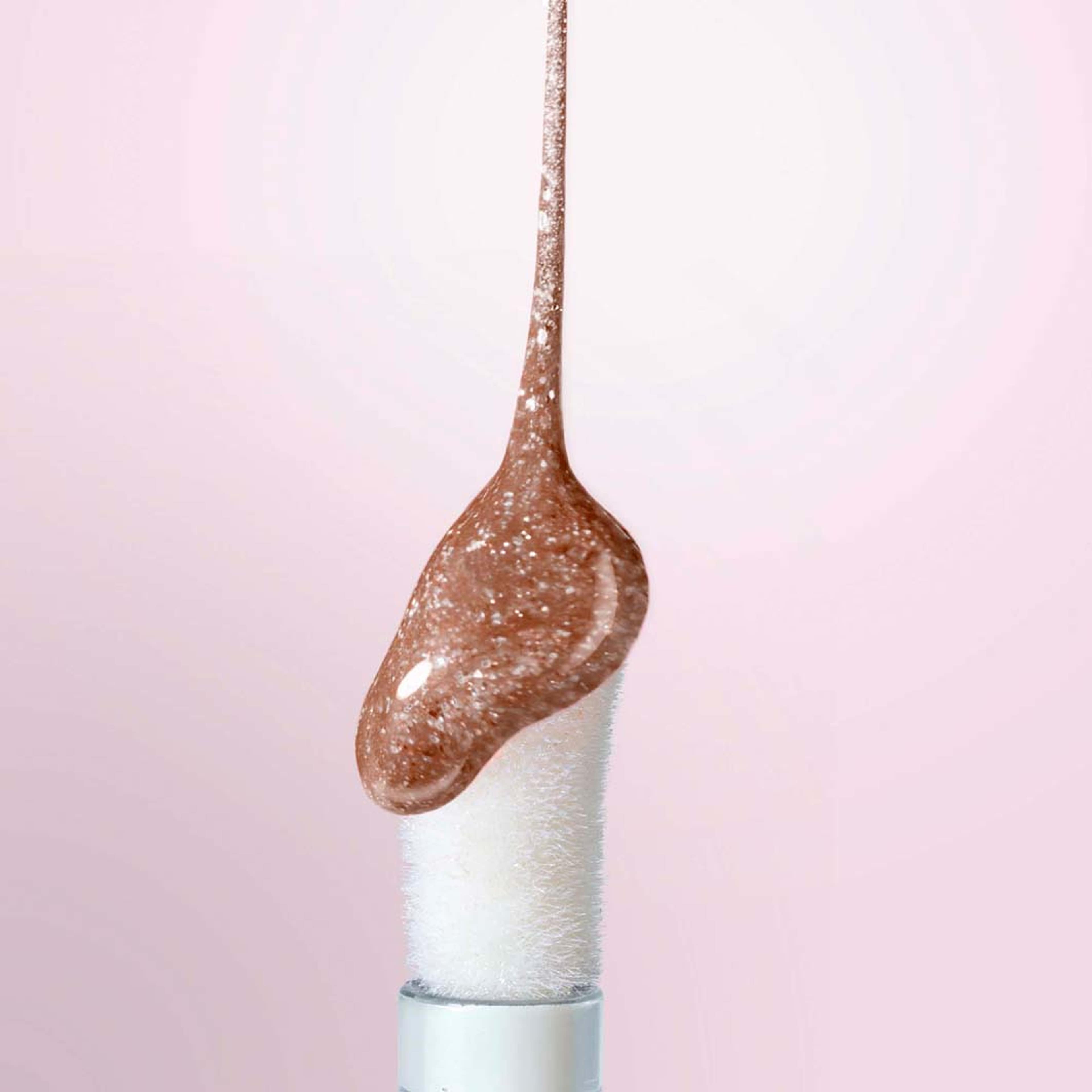 Baume de Rose Glow Gloss, från By Terry, i färgen Nude Nectar. Klicka för att öppna bilden i stort format