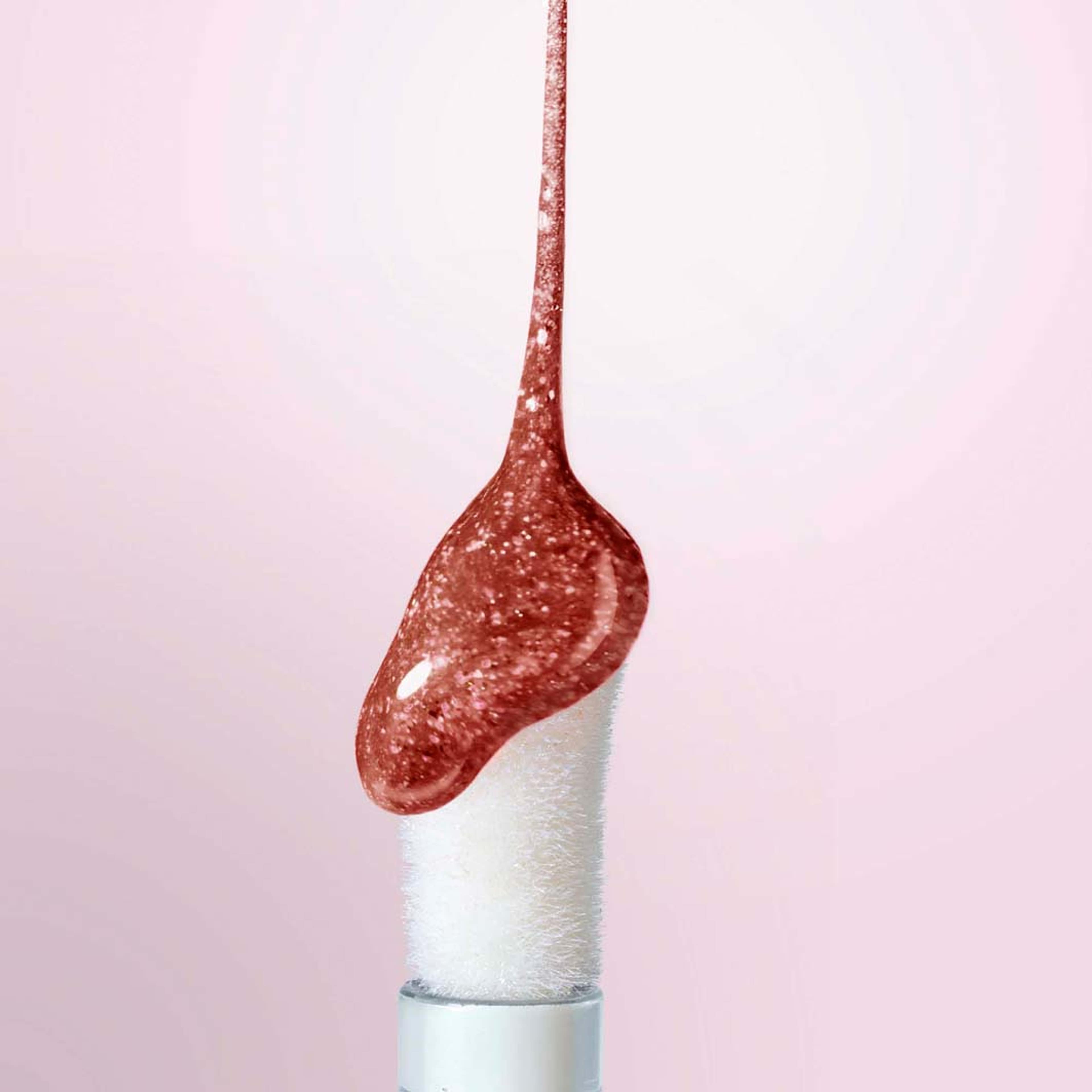 Baume de Rose Glow Gloss, från By Terry, i färgen Coffee Crush. Klicka för att öppna bilden i stort format