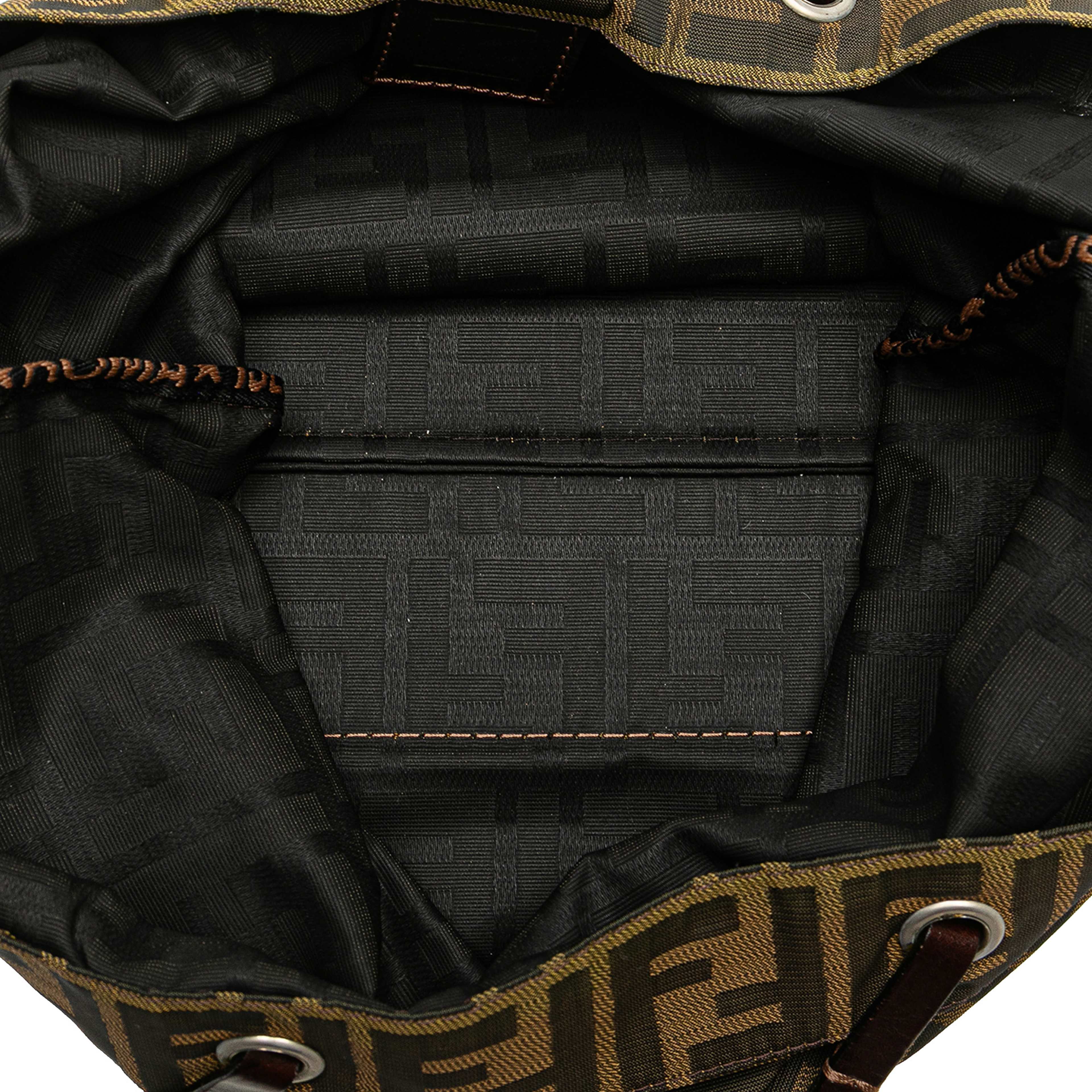 Fendi Zucca Canvas Tote, från Luxclusif, i färgen brun. Klicka för att öppna bilden i stort format