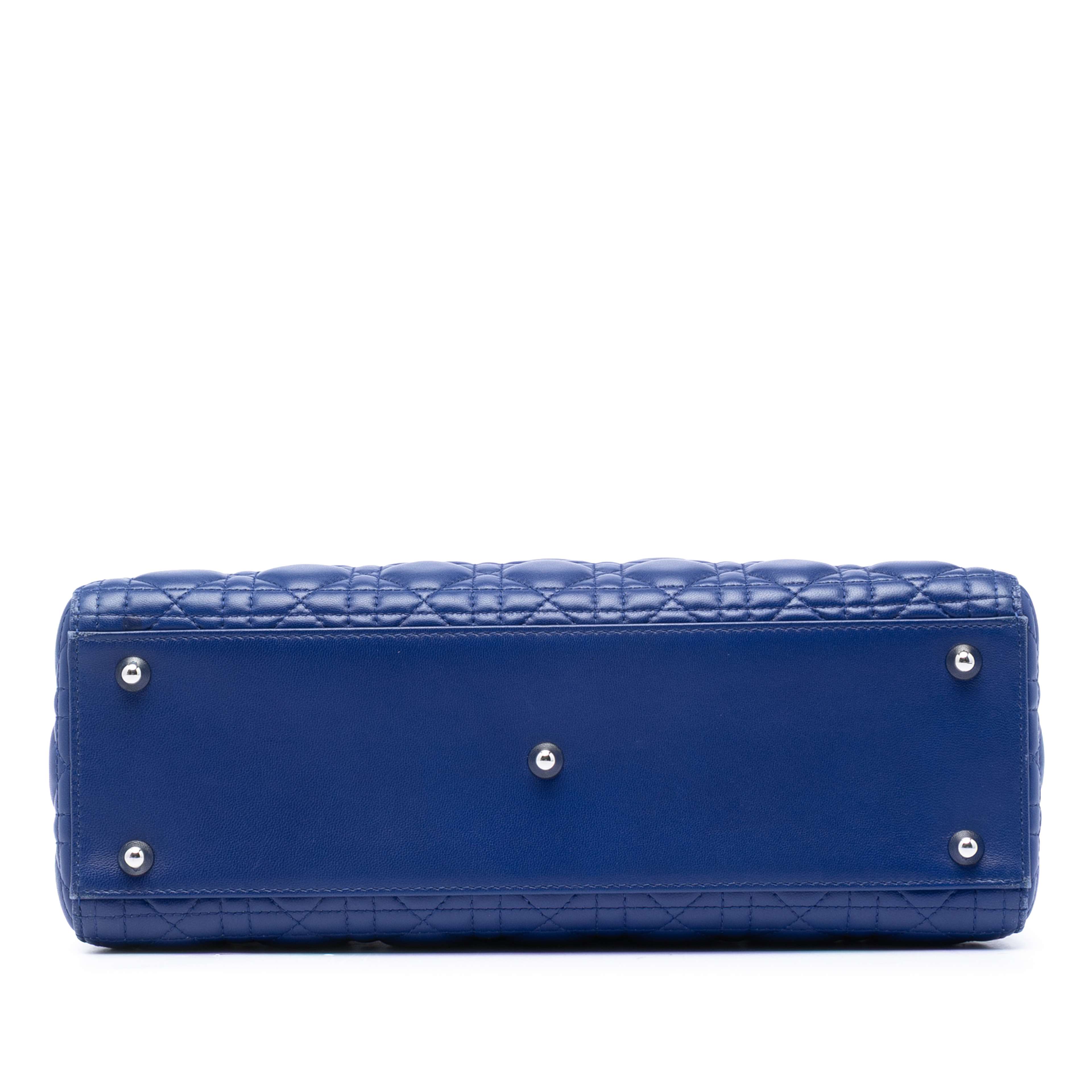Dior Large Lambskin Cannage Lady Dior, från Luxclusif, i färgen blue. Klicka för att öppna bilden i stort format