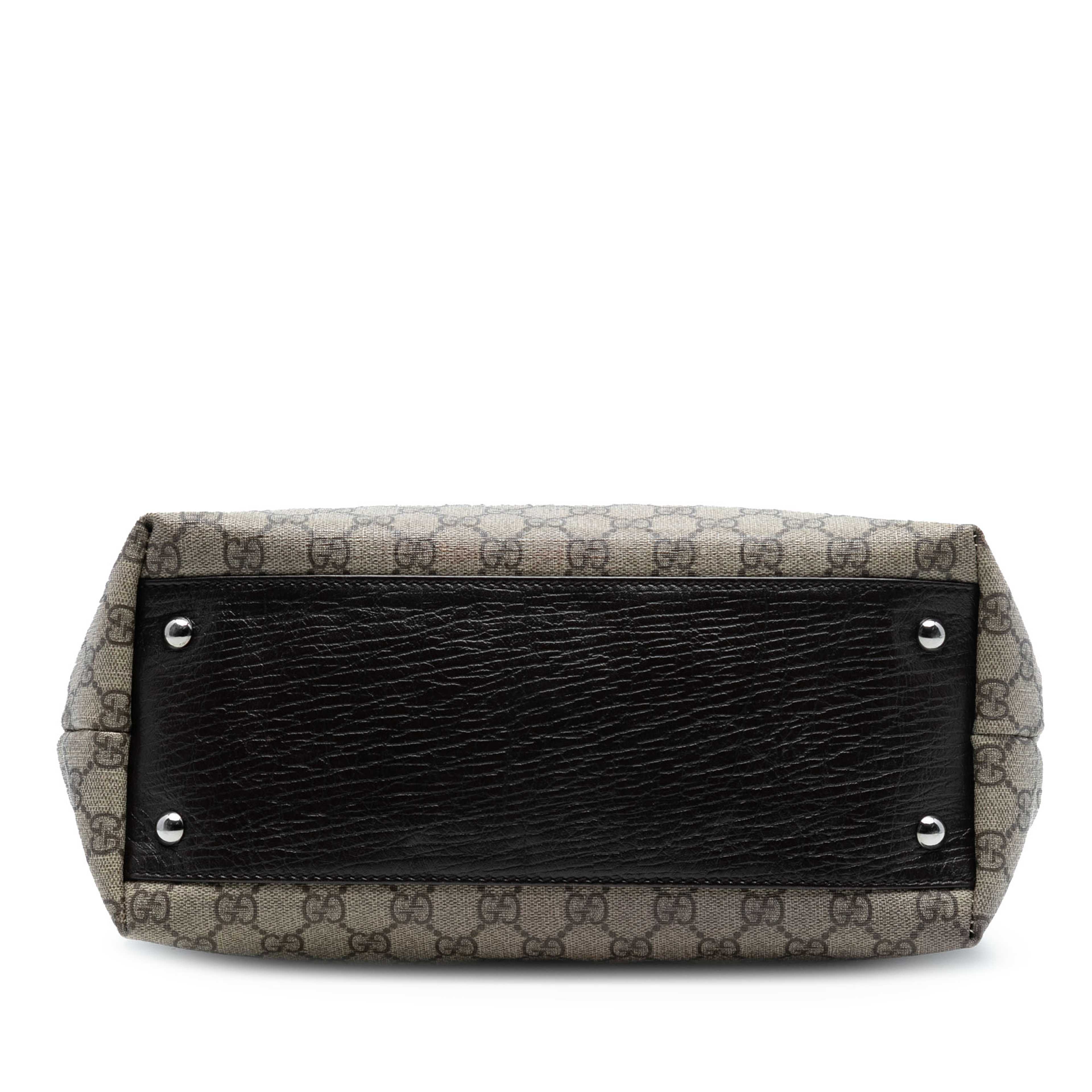 Gucci Gg Supreme Tote, från Luxclusif, i färgen beige. Klicka för att öppna bilden i stort format