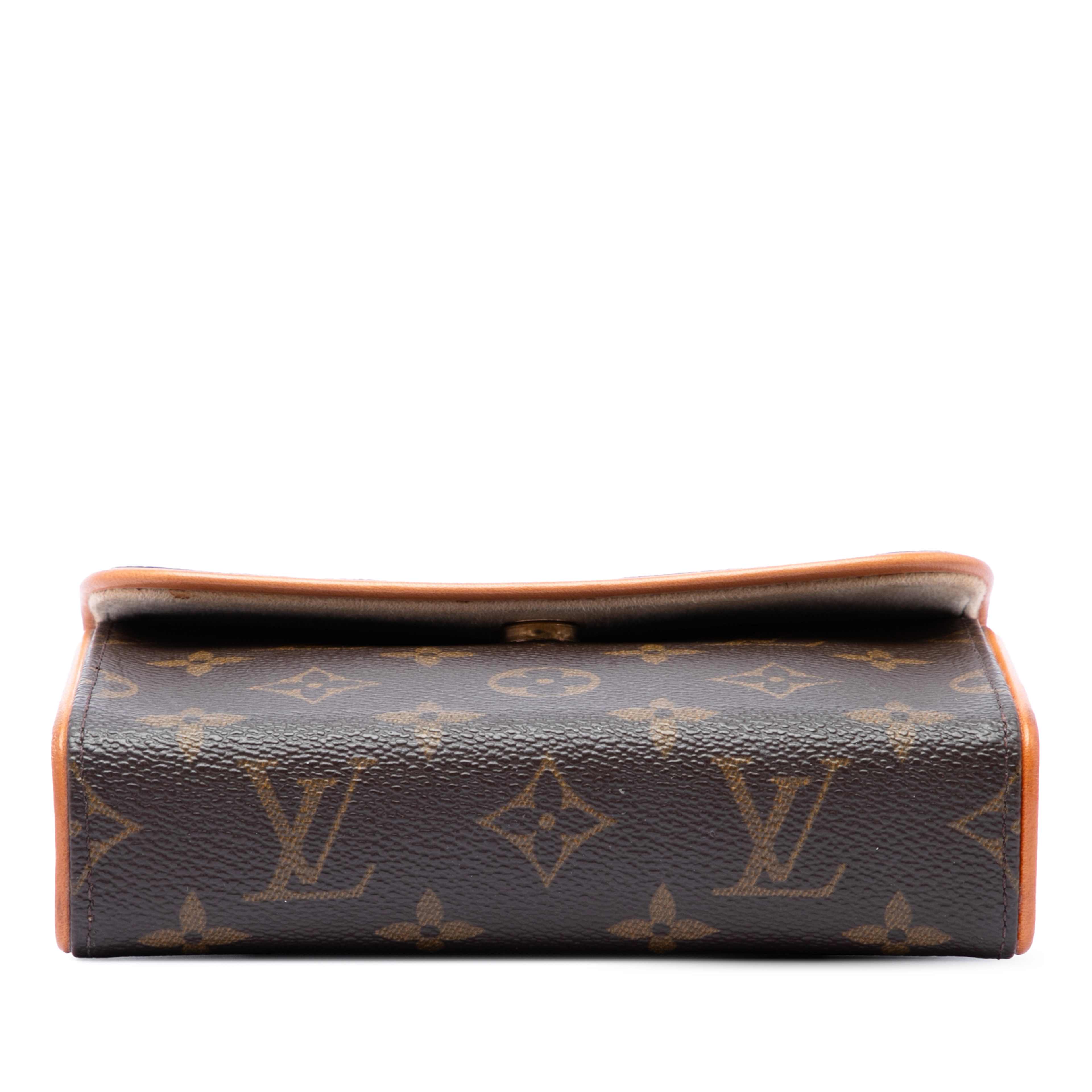 Louis Vuitton Monogram Pochette Florentine, från Luxclusif, i färgen brun. Klicka för att öppna bilden i stort format