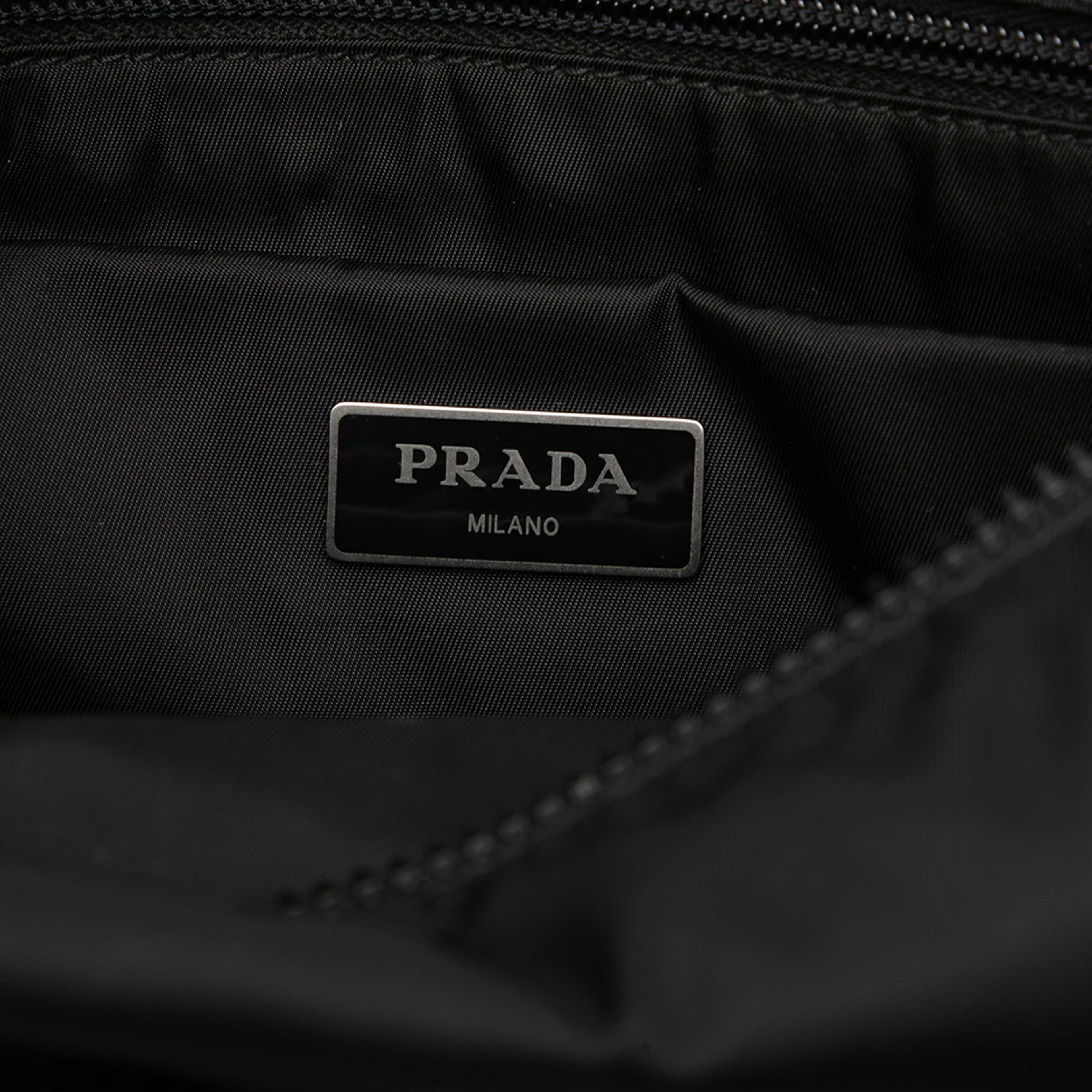 Prada Soft Calf Trimmed Tessuto Double Buckle Belt Bag, från Luxclusif, i färgen black. Klicka för att öppna bilden i stort format
