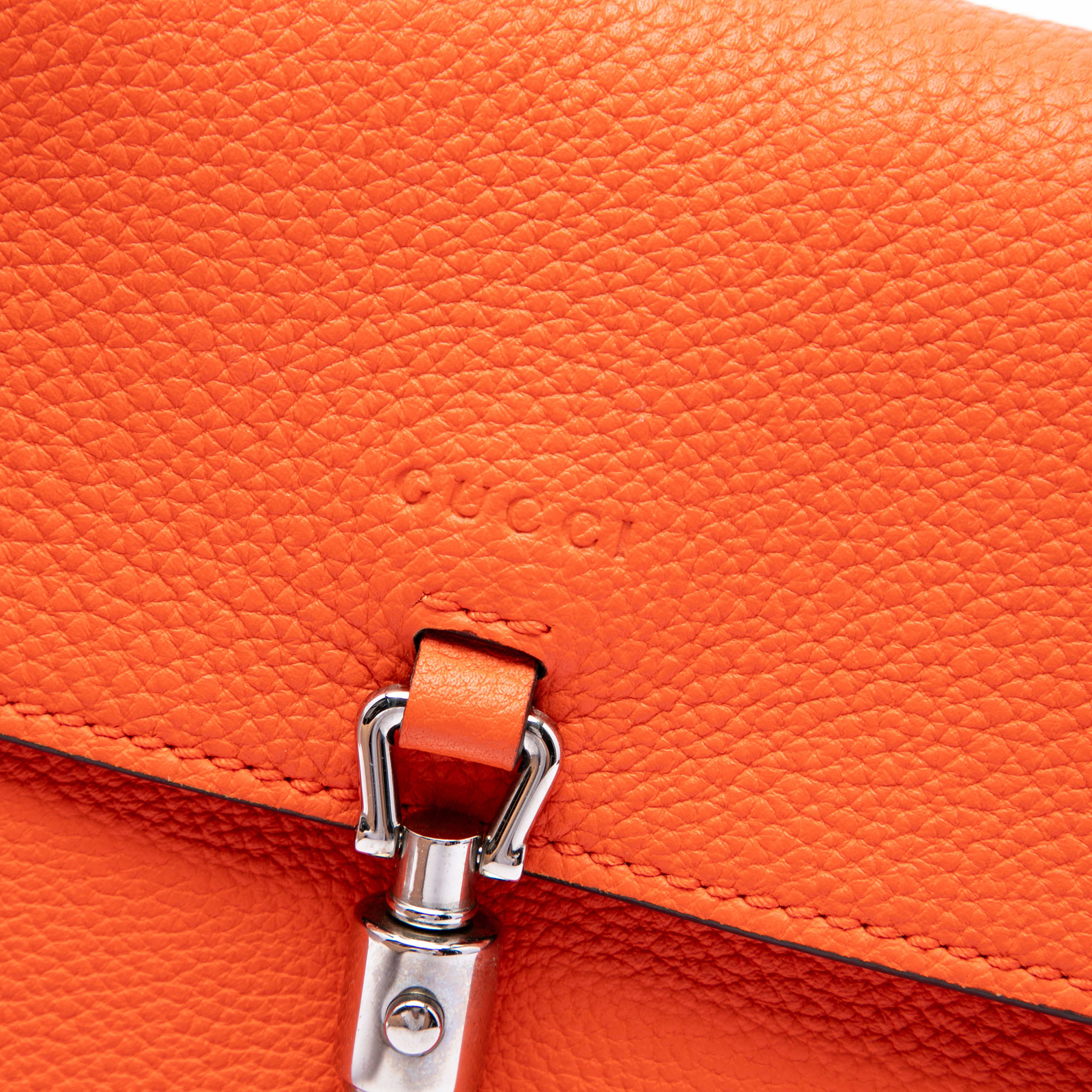 Gucci Calfskin Soft Jackie Convertible Crossbody, från Luxclusif, i färgen orange. Klicka för att öppna bilden i stort format