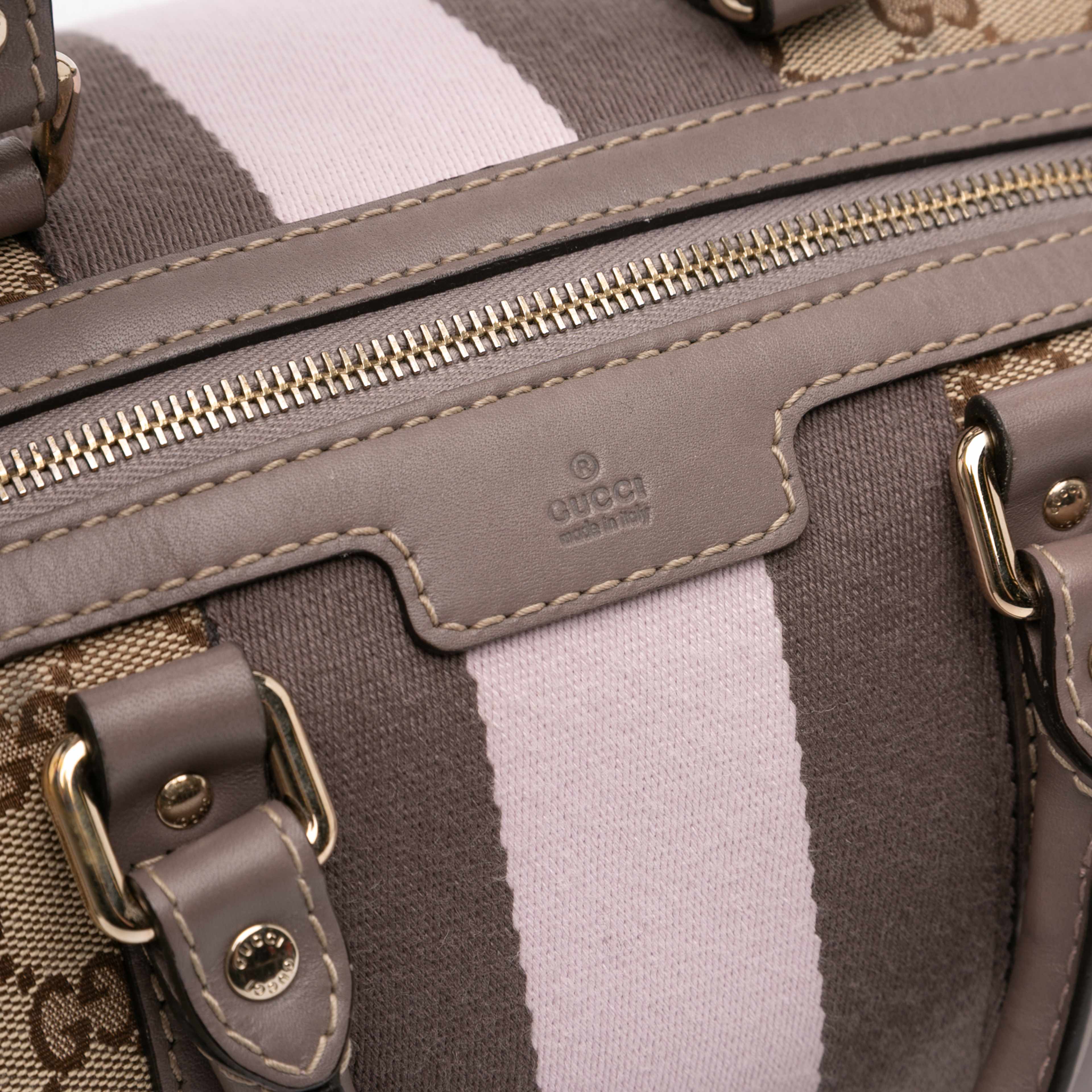 Gucci Medium Gg Canvas Web Joy Boston Bag, från Luxclusif, i färgen beige. Klicka för att öppna bilden i stort format