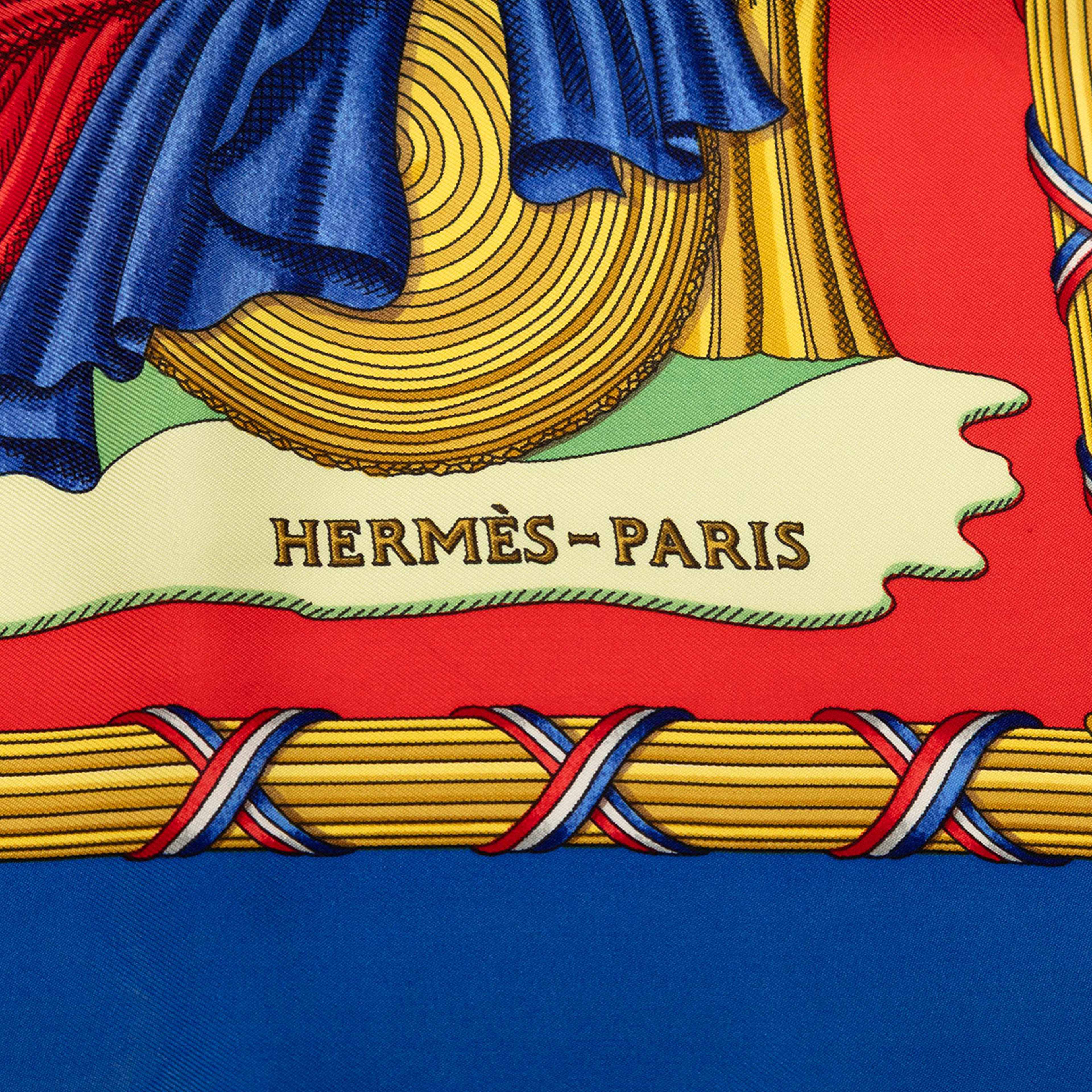 Hermès Republique Francaise Liberte Egalite Fraternite Silk Scarf 90, från Luxclusif, i färgen red. Klicka för att öppna bilden i stort format