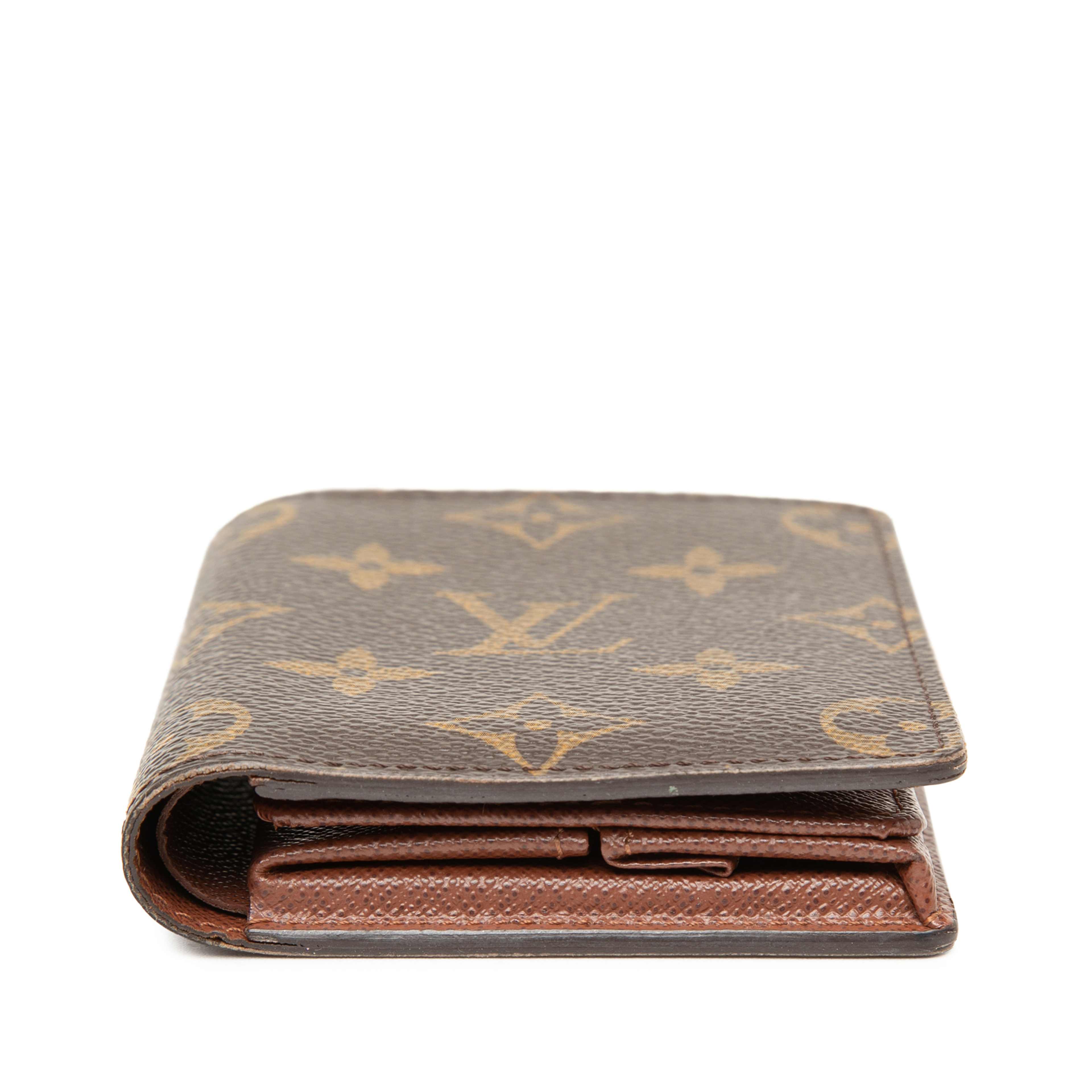 Louis Vuitton Monogram Magellan Wallet, från Luxclusif, i färgen brown. Klicka för att öppna bilden i stort format