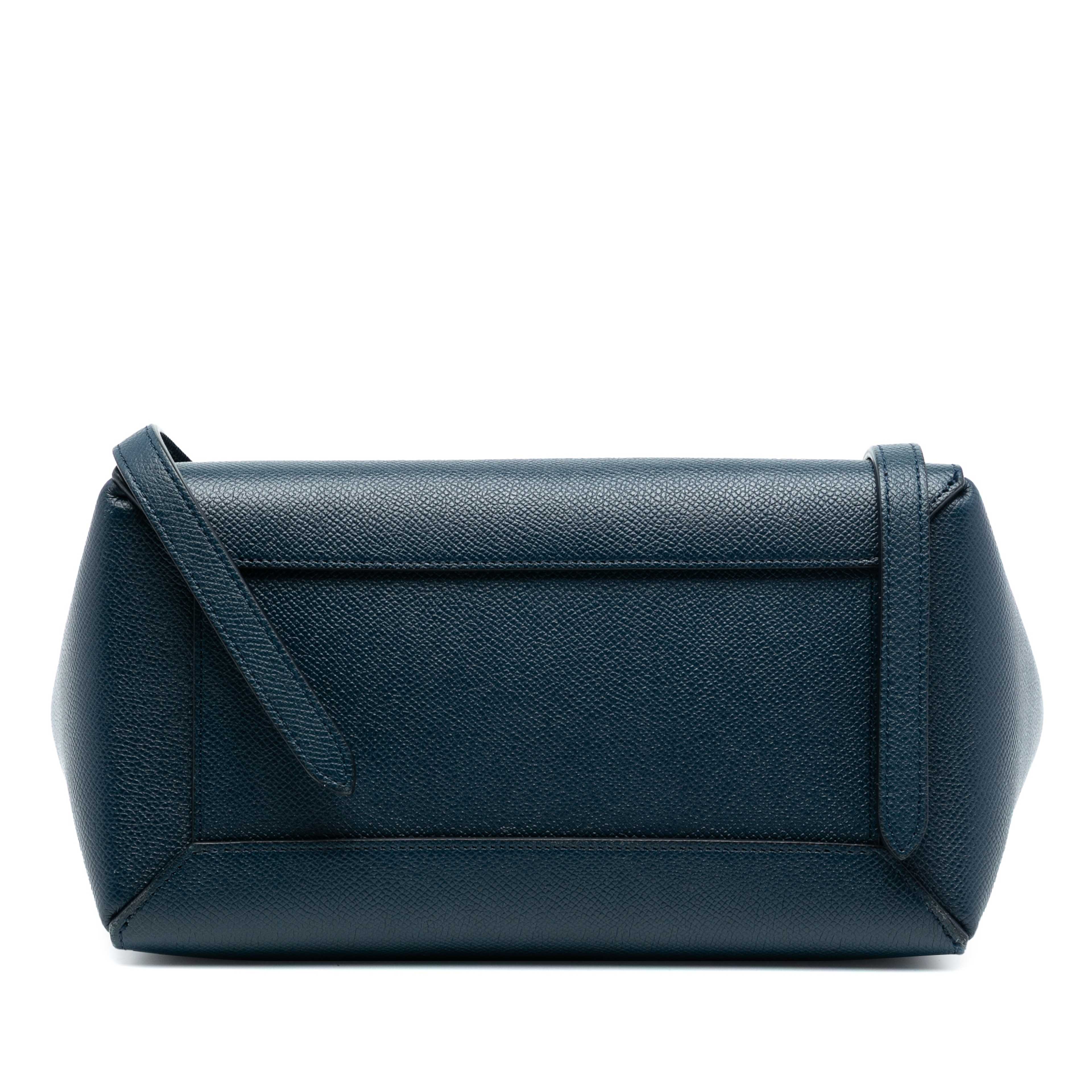 Celine Micro Grained Calfskin Belt Bag, från Luxclusif, i färgen navy. Klicka för att öppna bilden i stort format