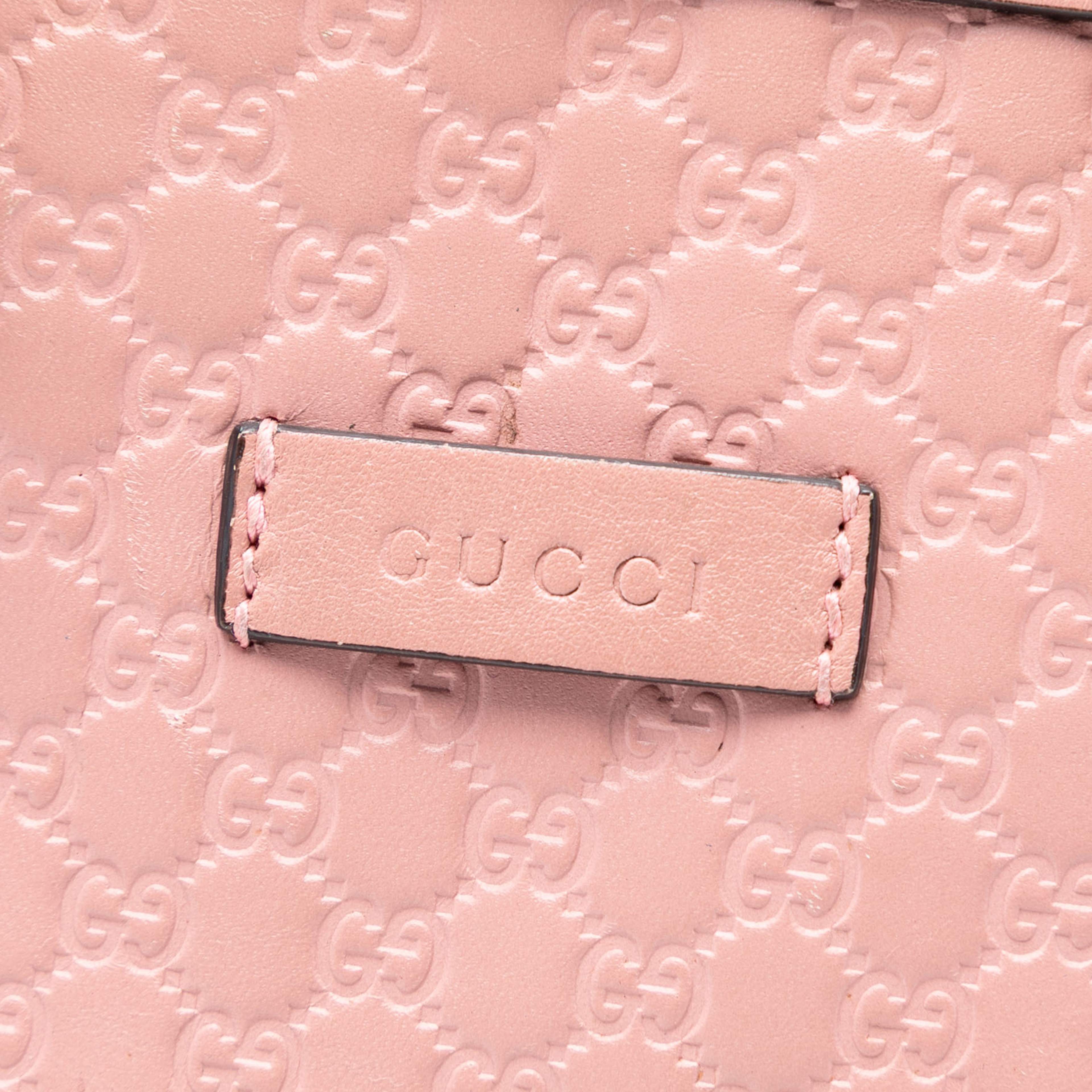 Gucci Mini Microguccissima Dome Satchel, från Luxclusif, i färgen pink. Klicka för att öppna bilden i stort format