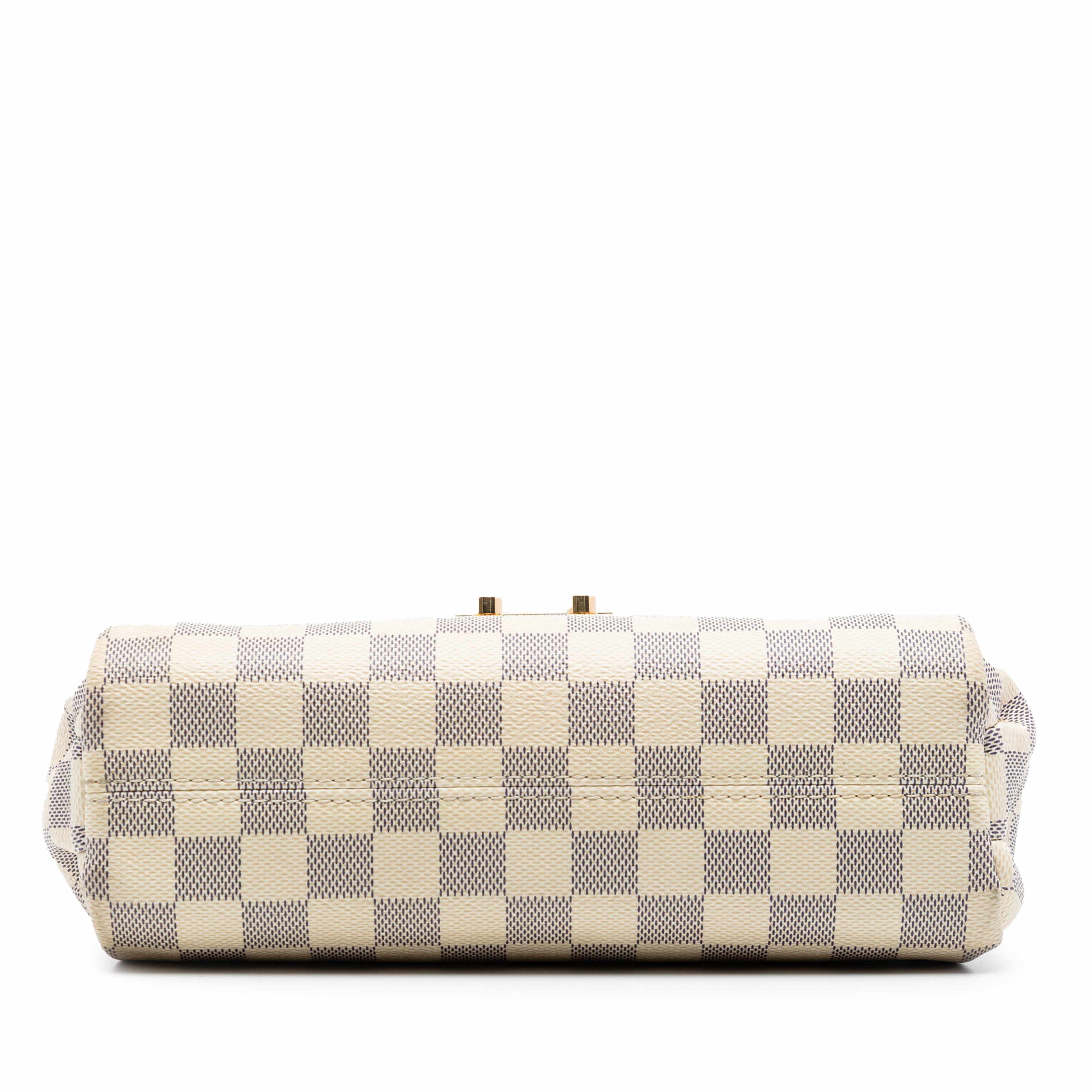 Louis Vuitton Damier Azur Croisette, från Luxclusif, i färgen white. Klicka för att öppna bilden i stort format