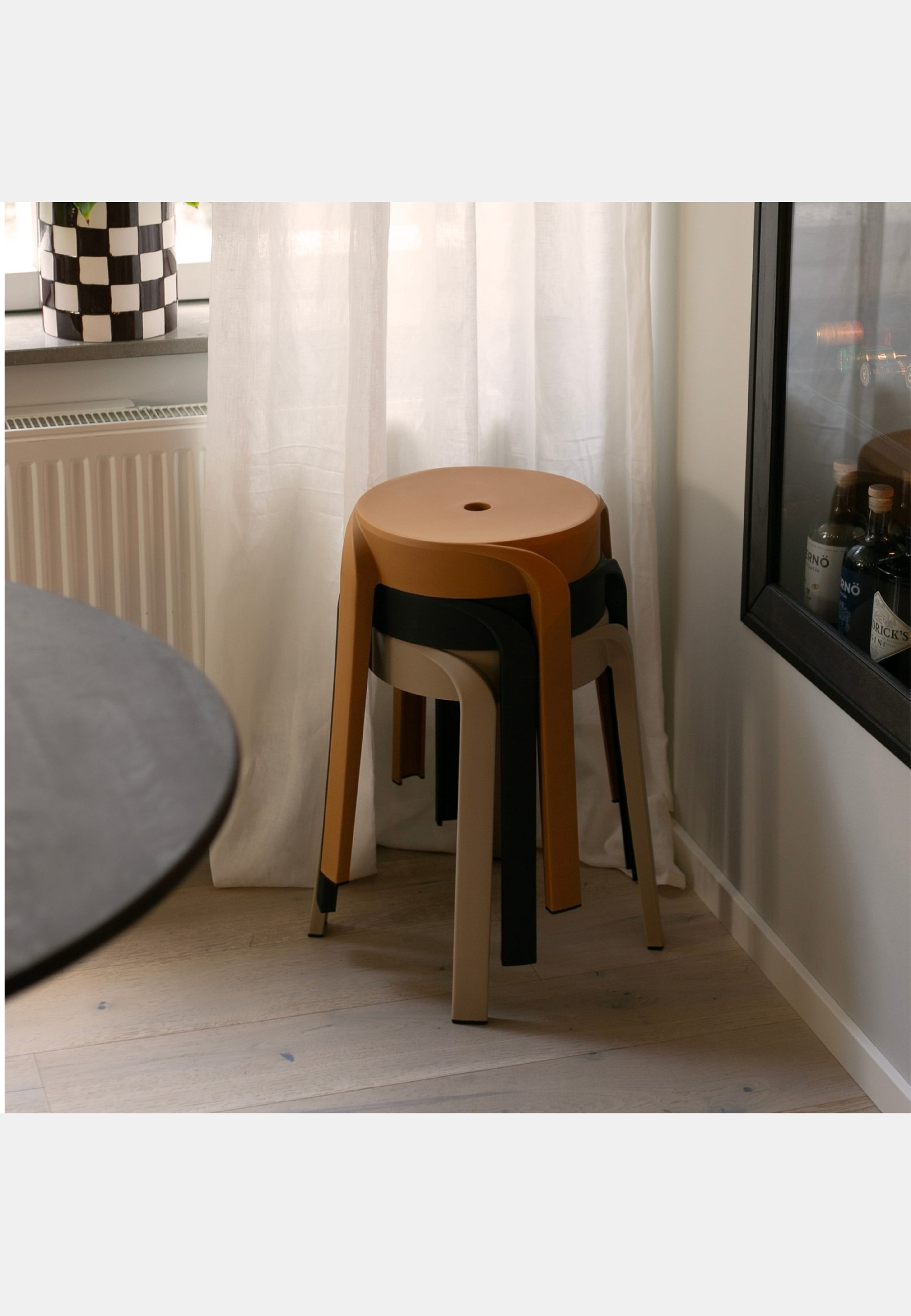 Pall Twist Stapelbar, från Designtorget, i färgen beige. Klicka för att öppna bilden i stort format