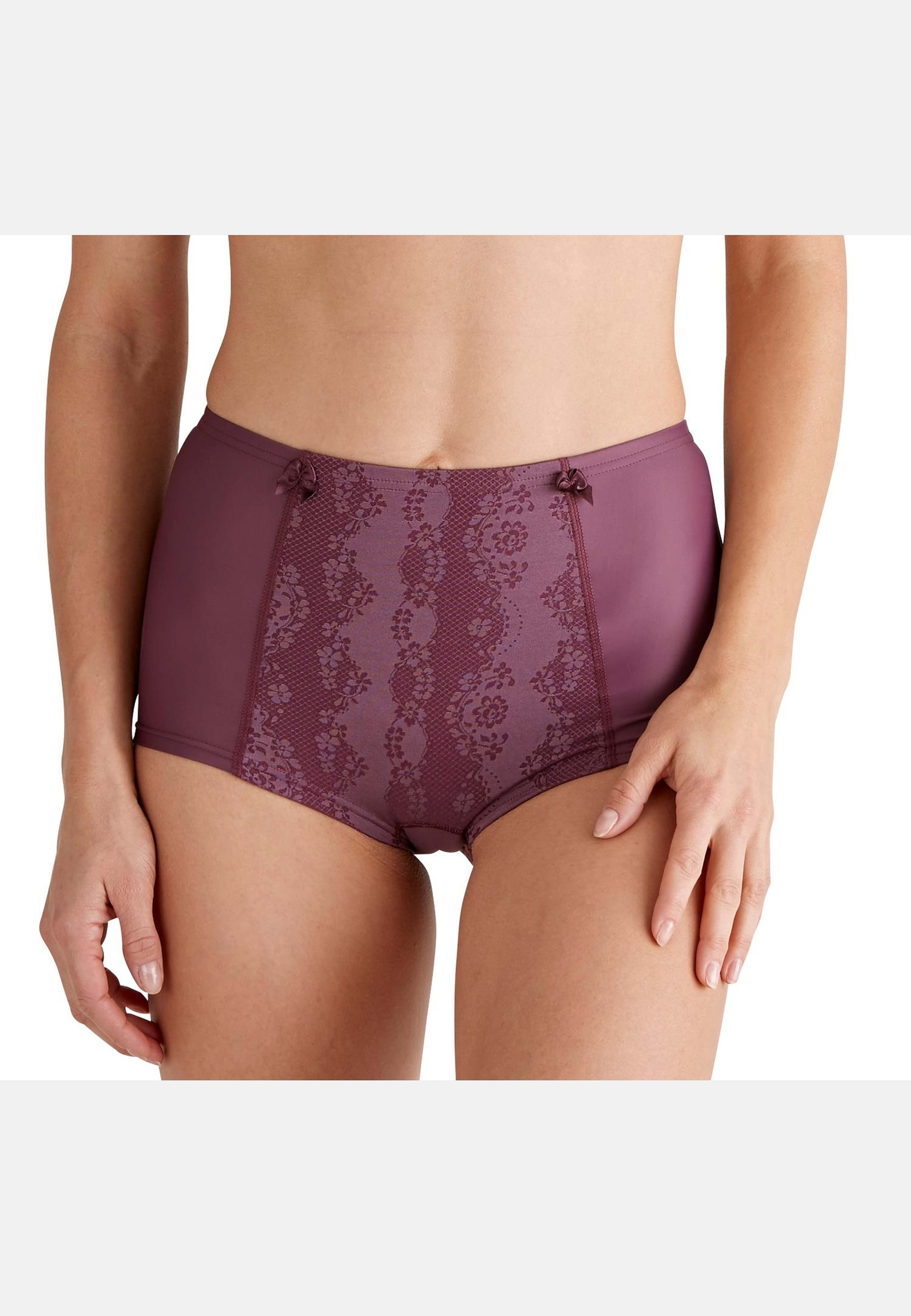 Adorable Gördeltrosa, från Abecita, i färgen plum. Klicka för att öppna bilden i stort format