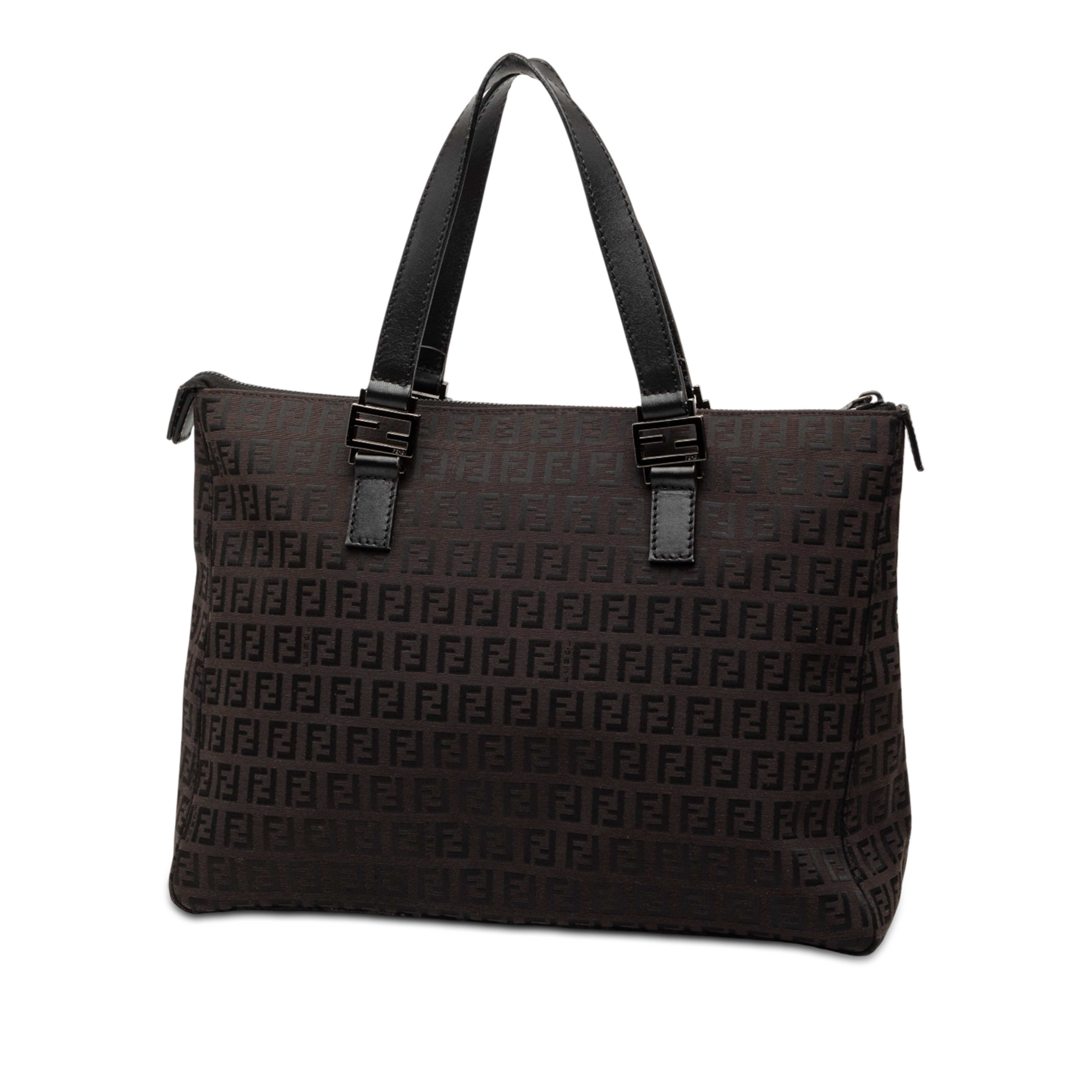 Fendi Zucchino Canvas Tote, från Luxclusif, i färgen dark brown. Klicka för att öppna bilden i stort format