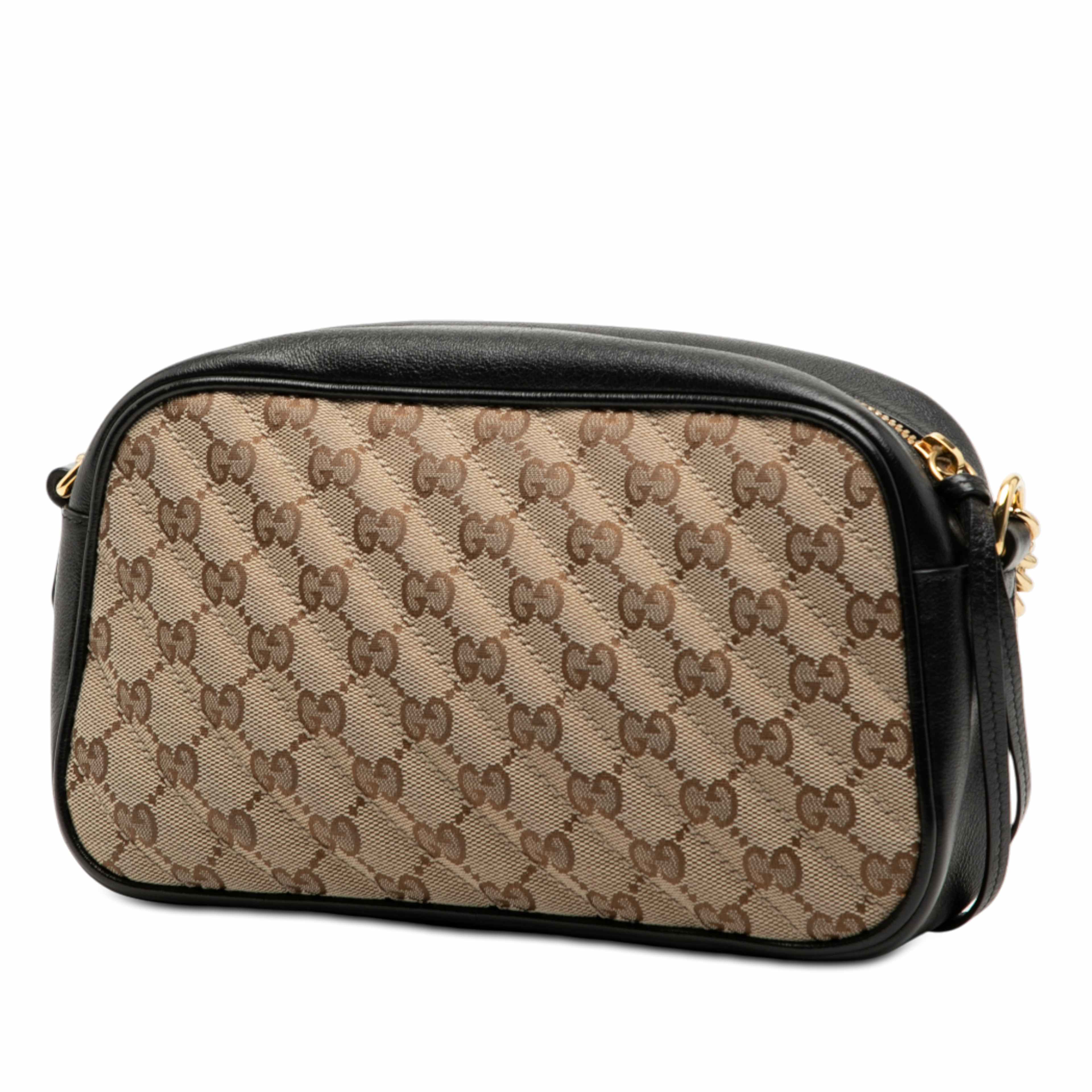 Gucci Small Gg Marmont Matelasse Gg Canvas And Leather Crossbody, från Luxclusif, i färgen beige. Klicka för att öppna bilden i stort format