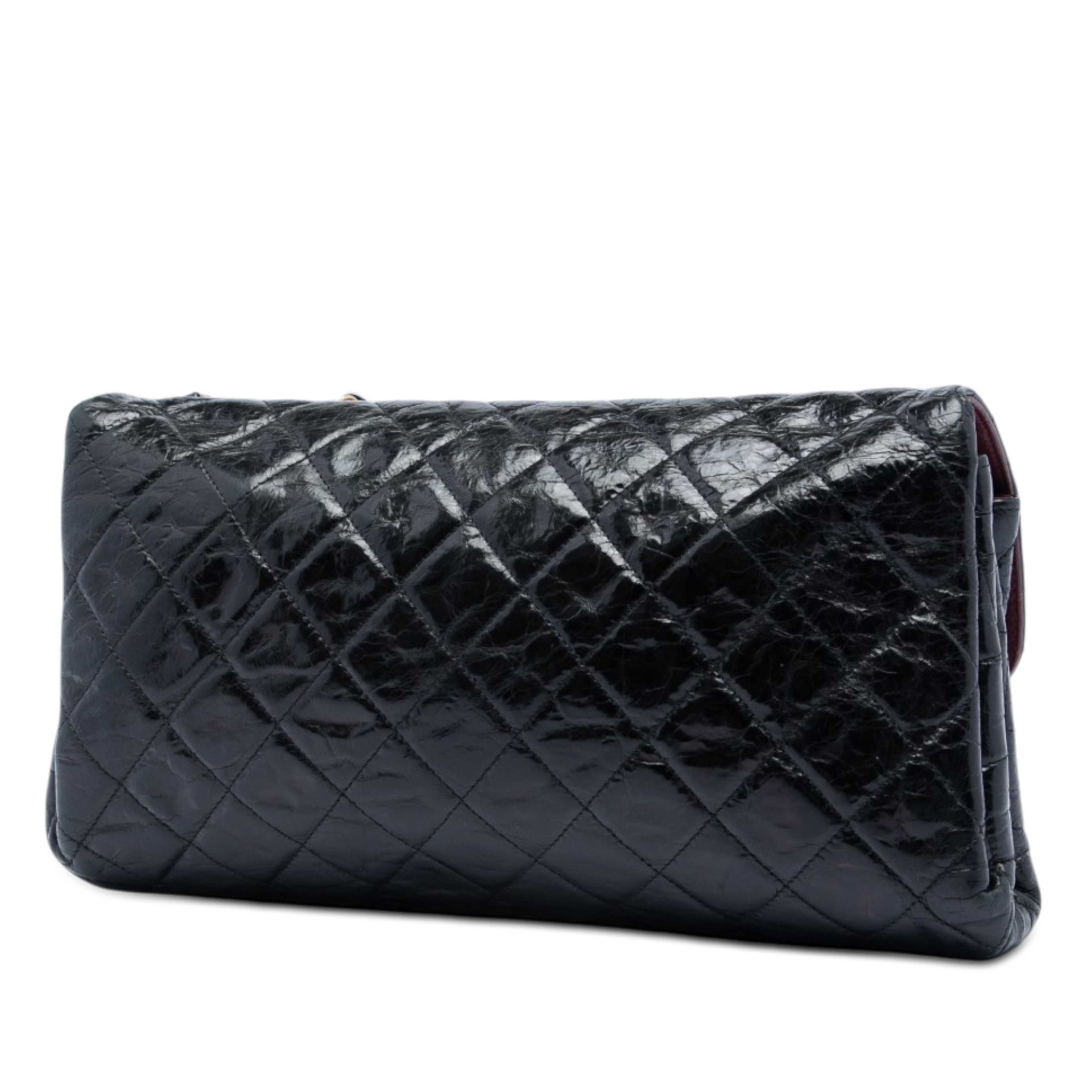 Chanel Jumbo Cc Quilted Crumpled Calfskin Straight Flap, från Luxclusif, i färgen svart. Klicka för att öppna bilden i stort format