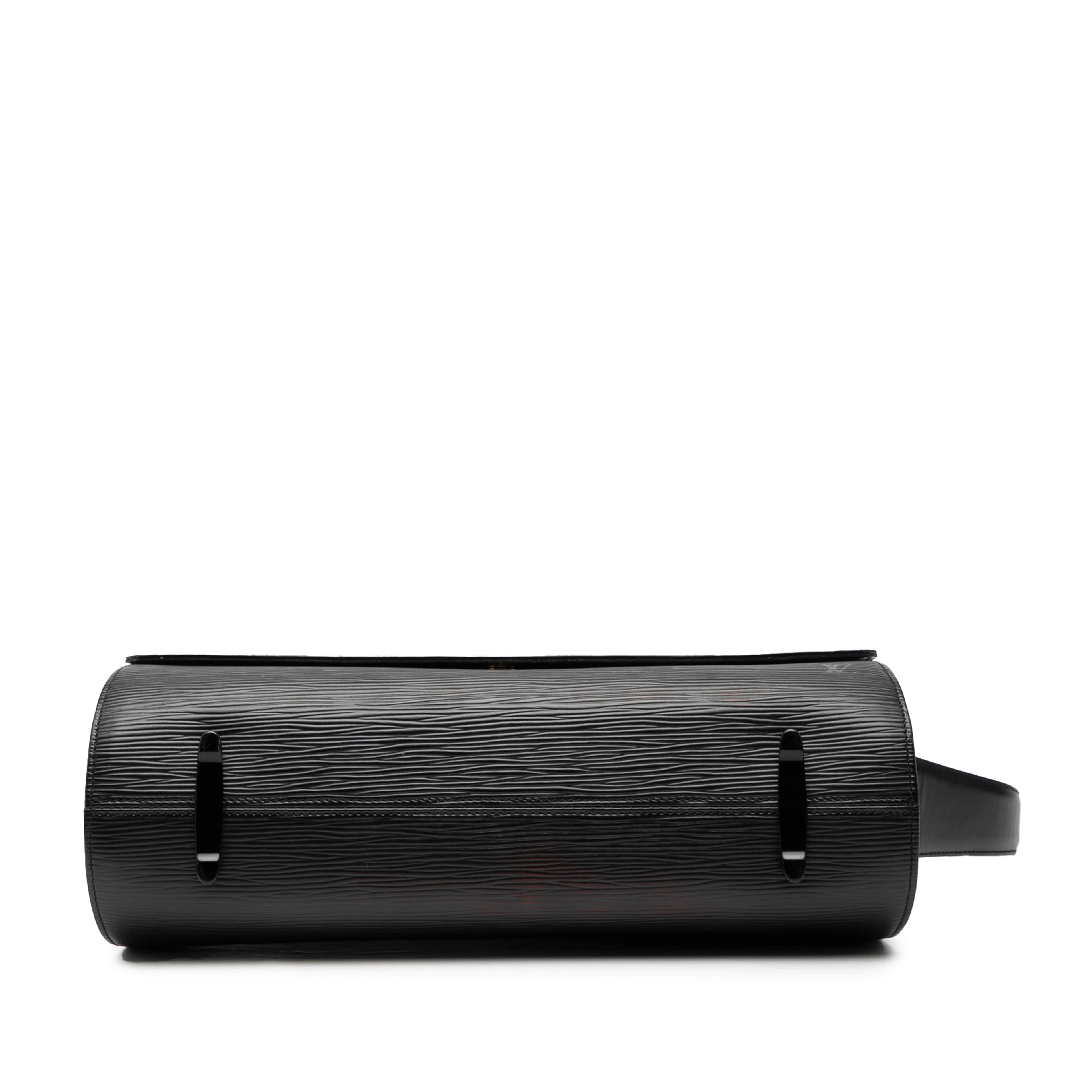 Louis Vuitton Epi Nocturne Gm, från Luxclusif, i färgen black. Klicka för att öppna bilden i stort format