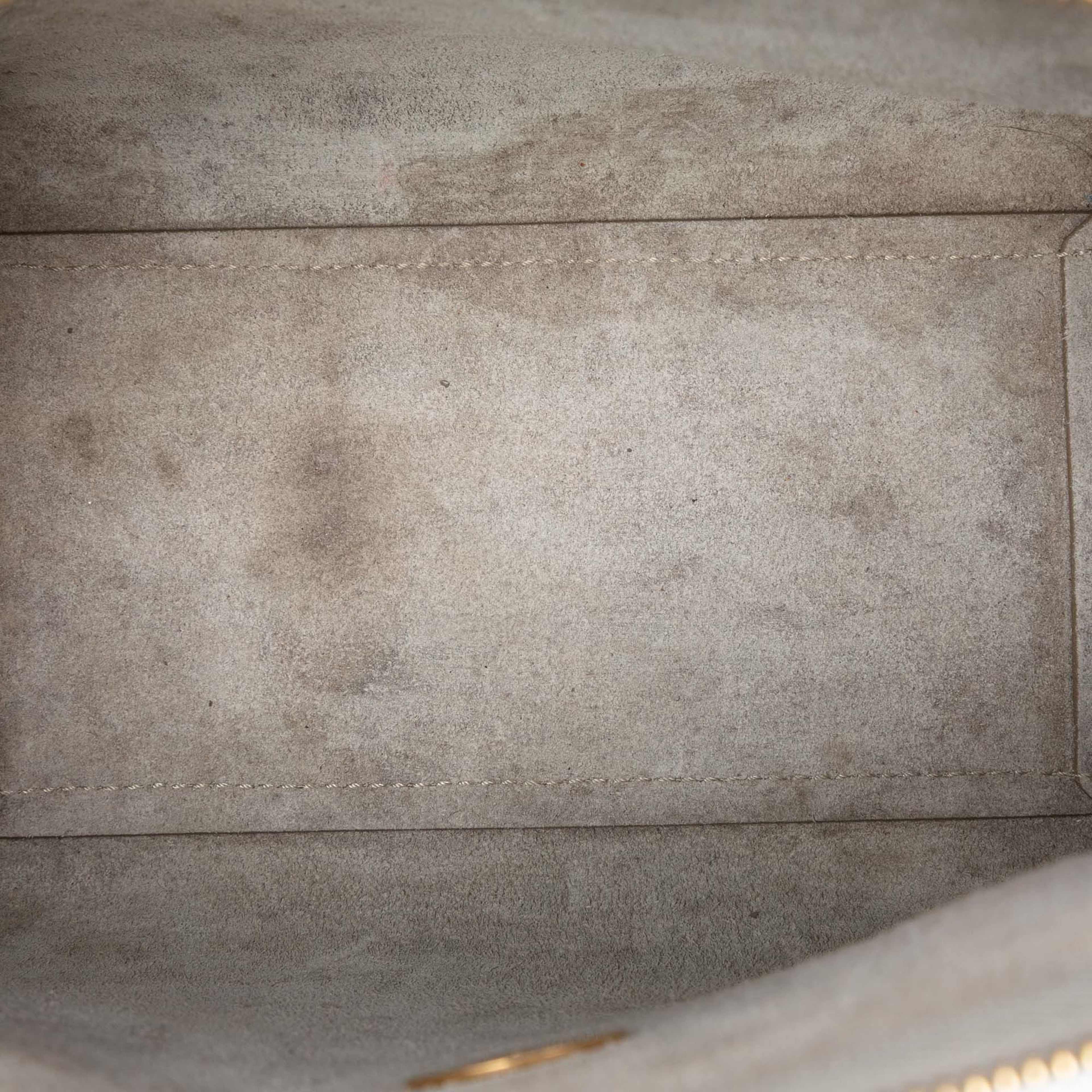 Celine Nano Grained Calfskin Belt Bag, från Luxclusif, i färgen beige. Klicka för att öppna bilden i stort format