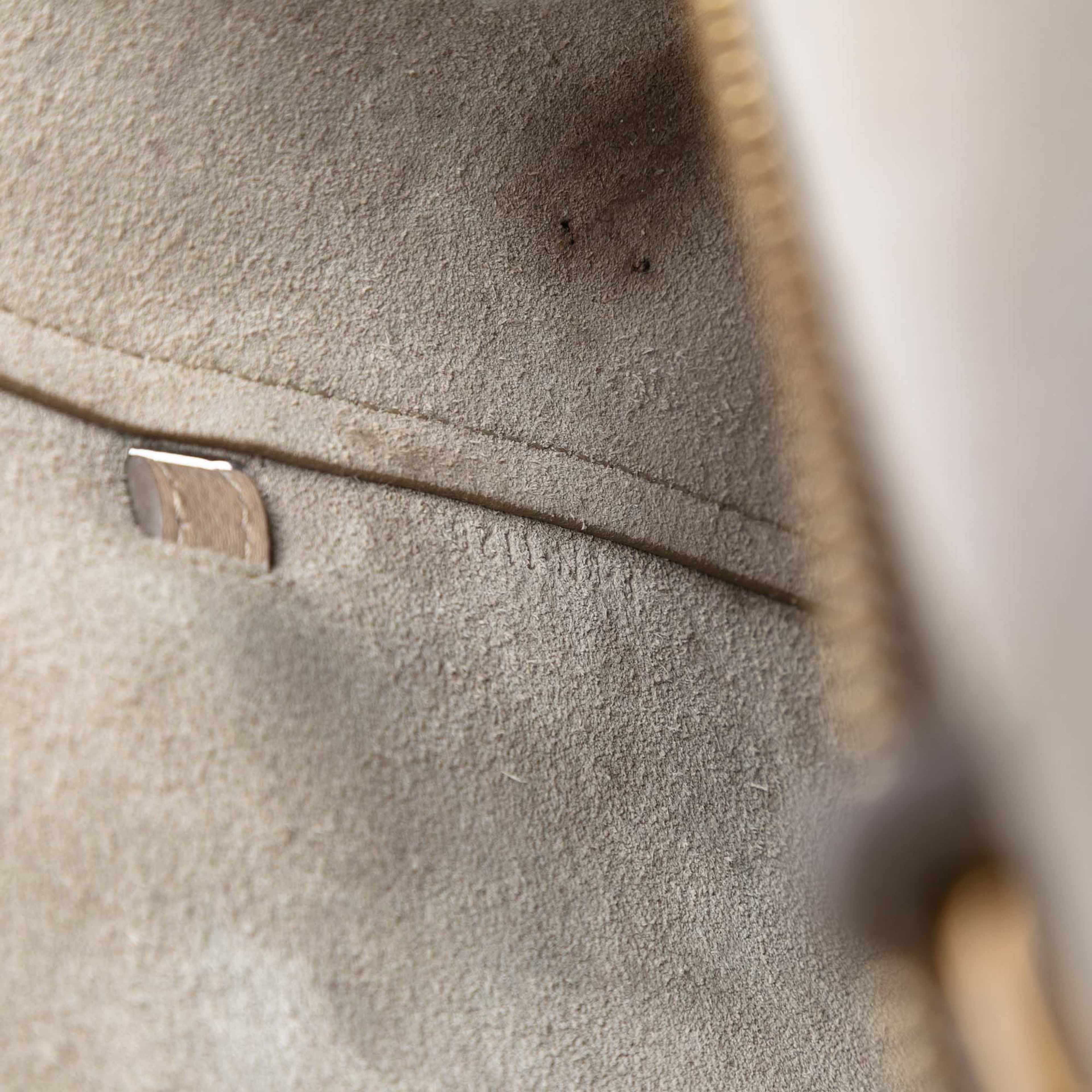 Celine Nano Grained Calfskin Belt Bag, från Luxclusif, i färgen beige. Klicka för att öppna bilden i stort format