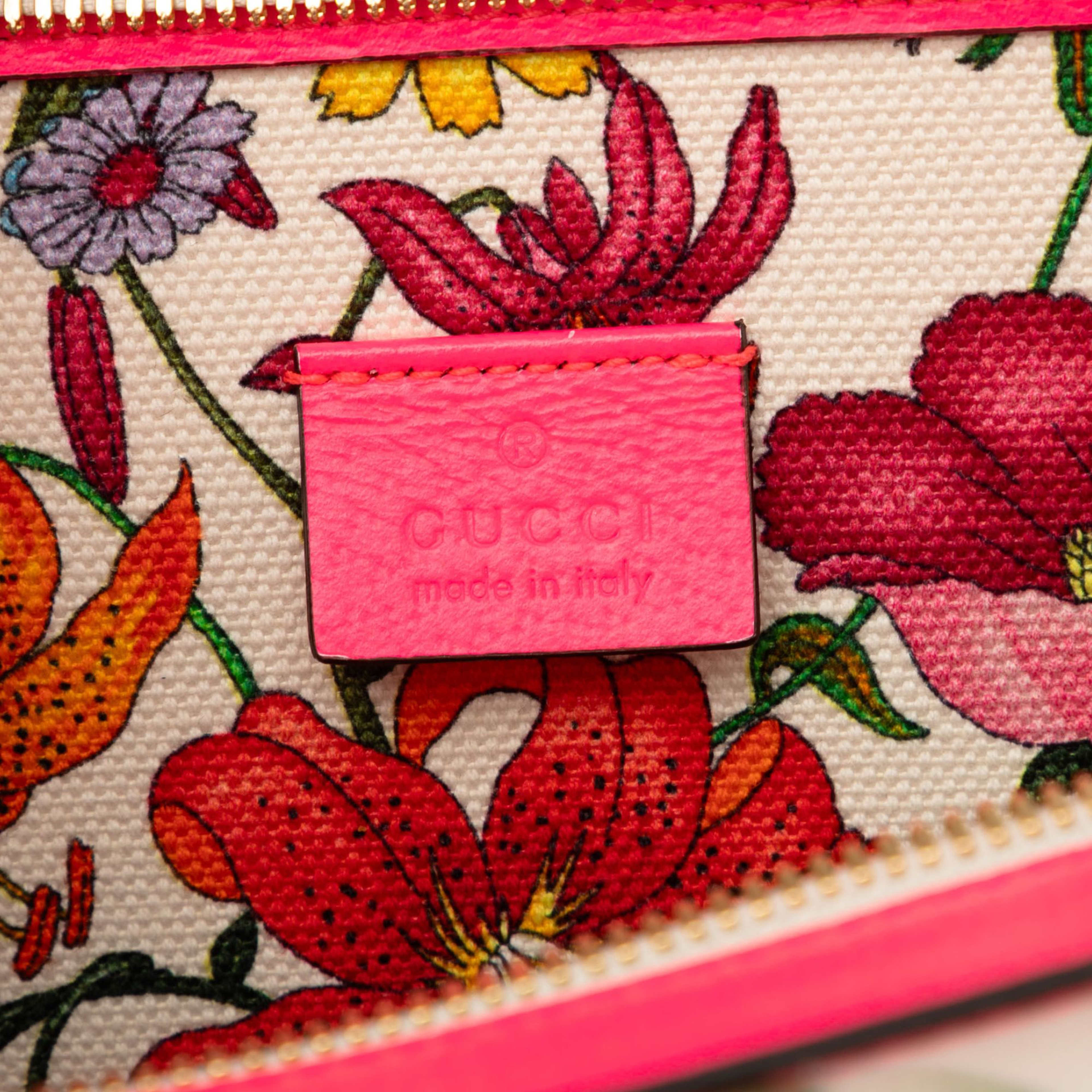 Gucci Medium Canvas Flora Satchel, från Luxclusif, i färgen vit. Klicka för att öppna bilden i stort format