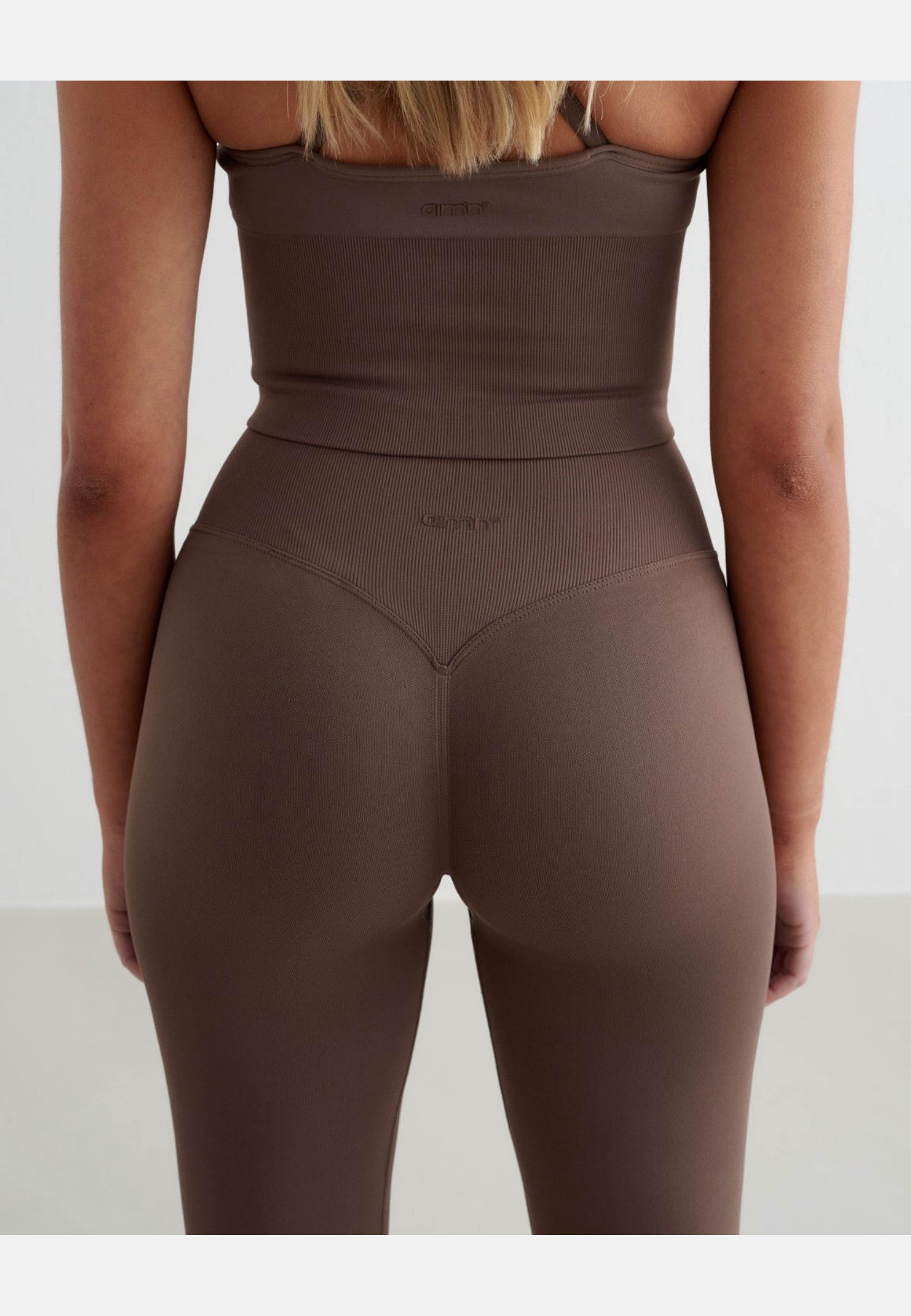 Shape Seamless Tall Tights, från aim'n, i färgen macchiato. Klicka för att öppna bilden i stort format