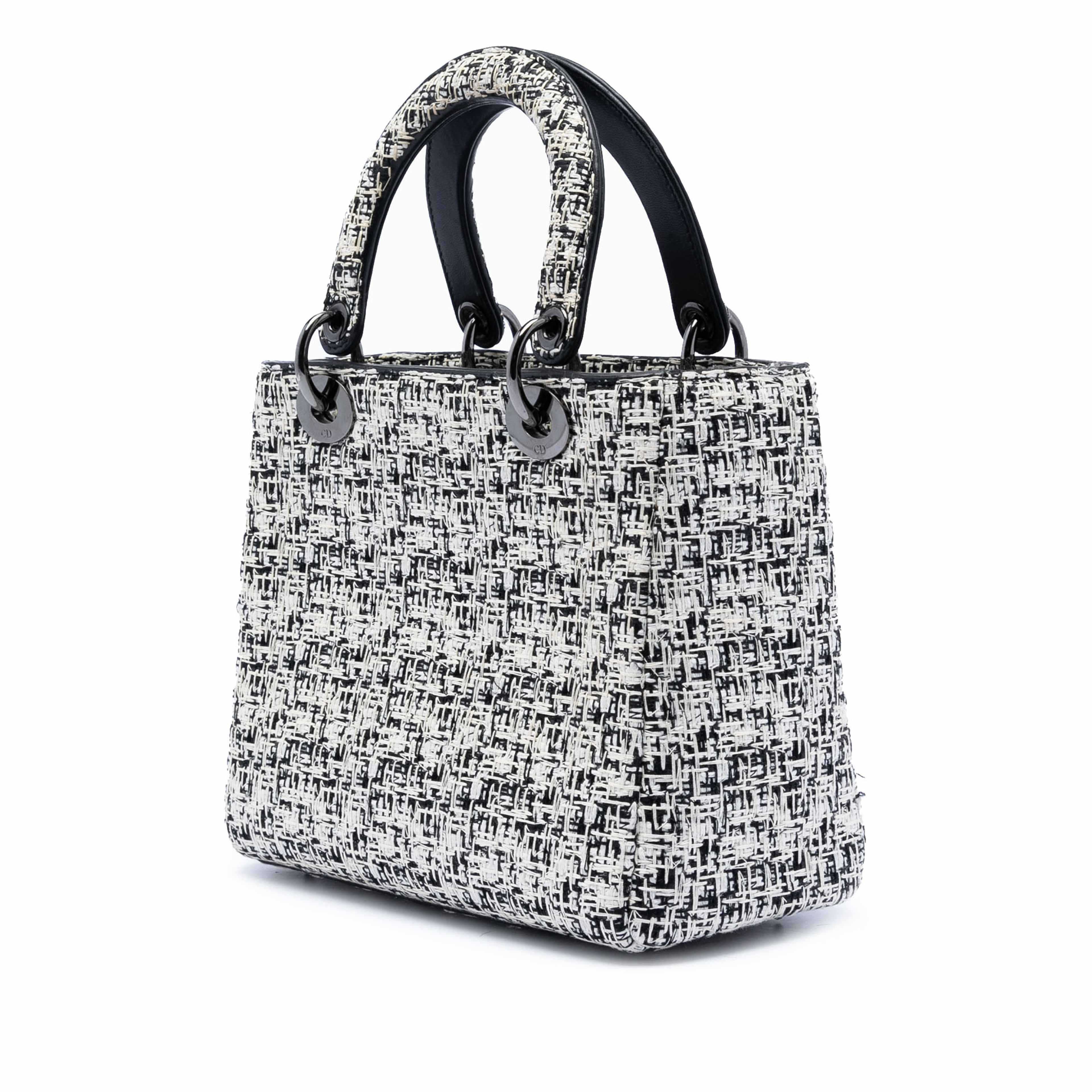 Dior Medium Tweed Lady Dior, från Luxclusif, i färgen white. Klicka för att öppna bilden i stort format