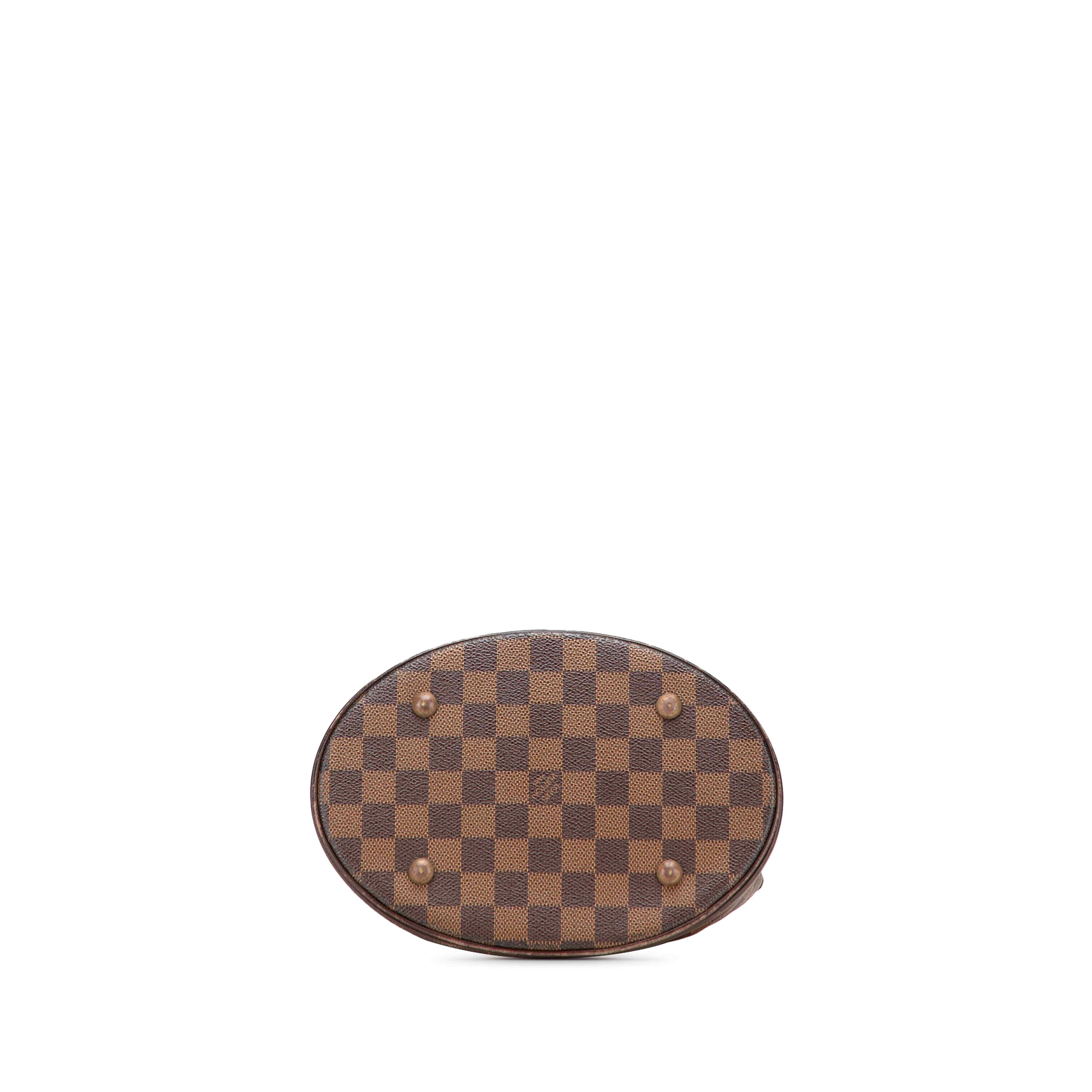 Louis Vuitton Damier Ebene Marais, från Luxclusif, i färgen brun. Klicka för att öppna bilden i stort format