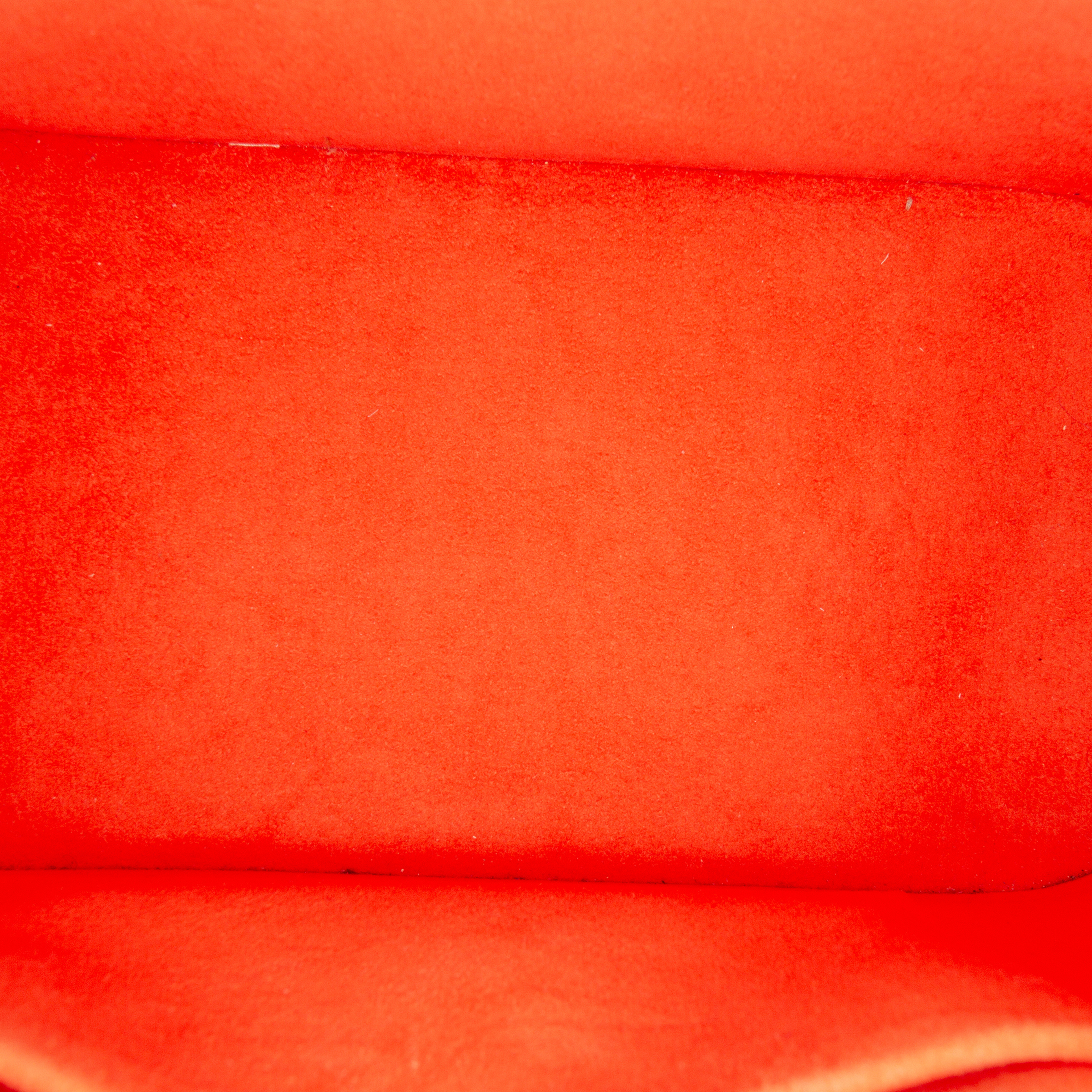 Louis Vuitton Epi Alma Bb, från Luxclusif, i färgen dark orange. Klicka för att öppna bilden i stort format