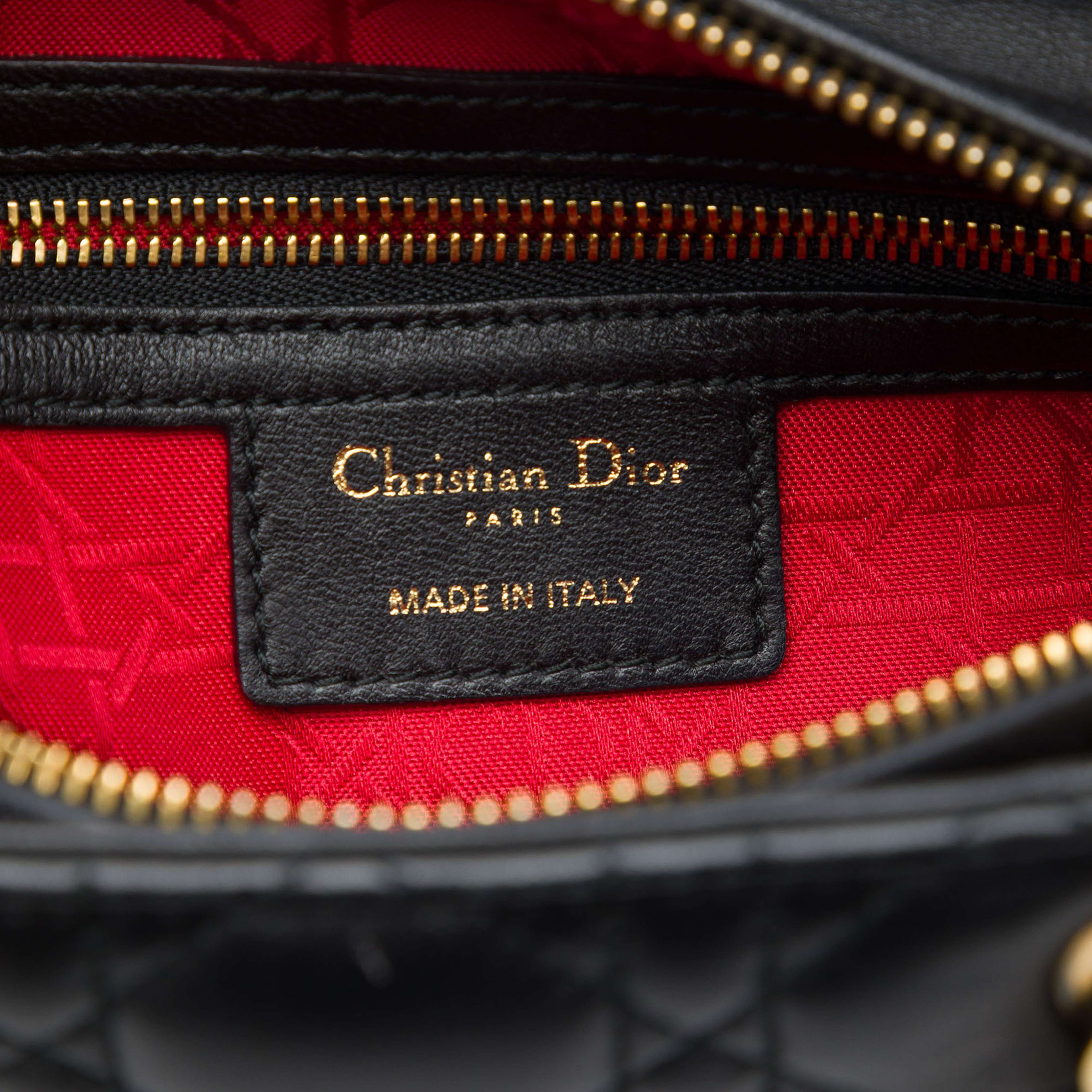 Dior Medium Lambskin Cannage Lady Dior, från Luxclusif, i färgen svart. Klicka för att öppna bilden i stort format