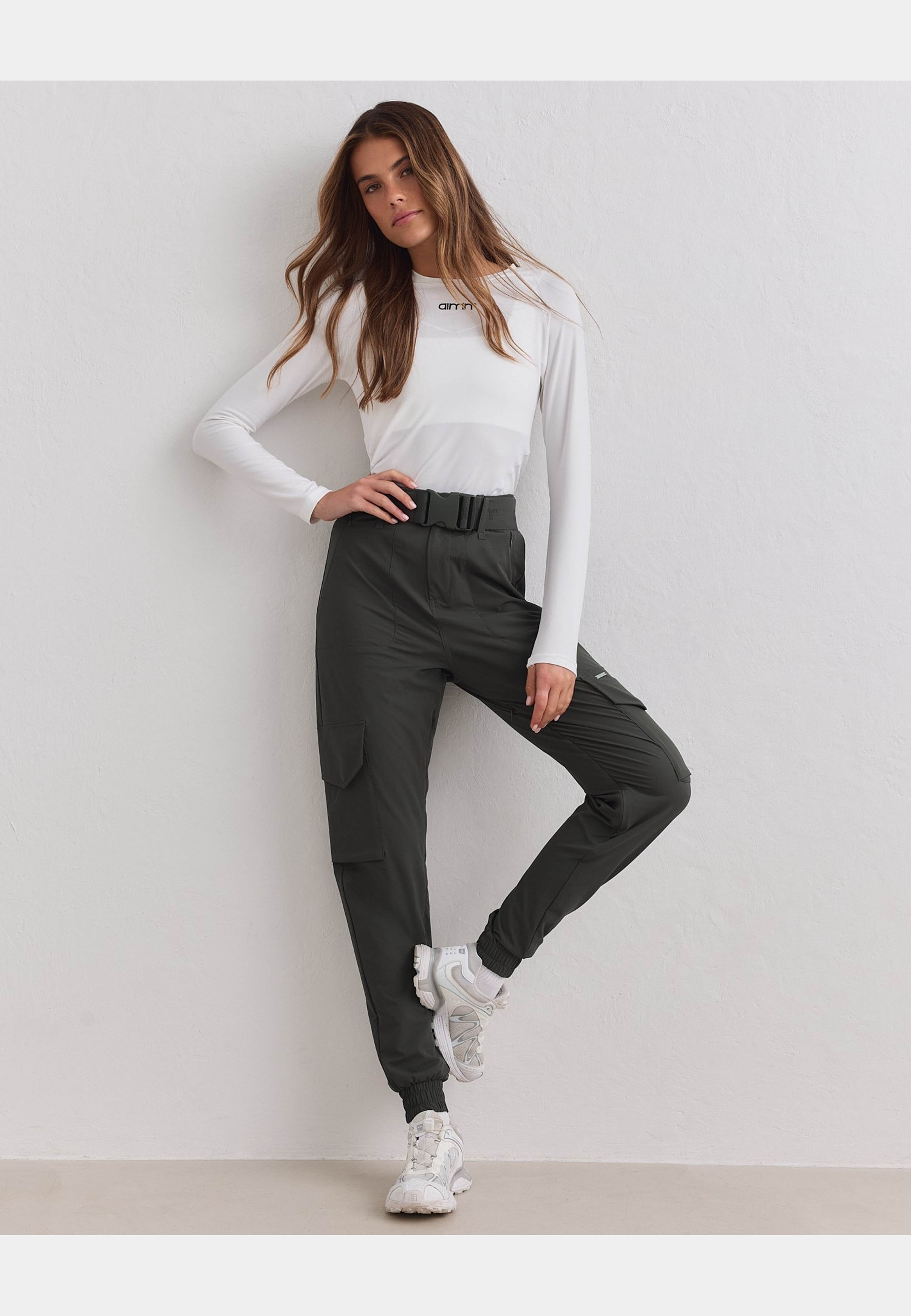 Cargo Pants, från aim'n, i färgen dark ivy. Klicka för att öppna bilden i stort format