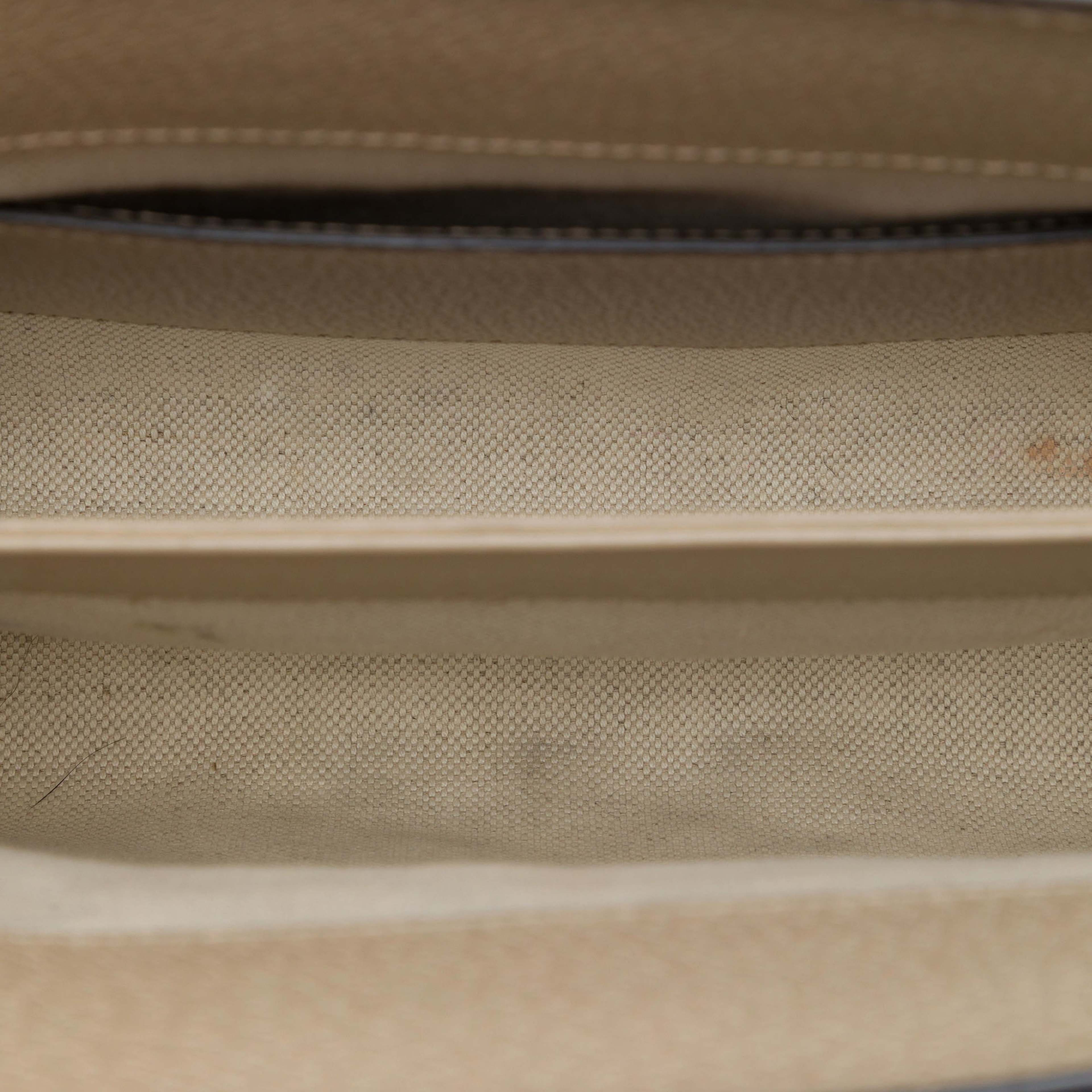 Gucci Small Gg Supreme Web Ophidia Chain Crossbody, från Luxclusif, i färgen brun. Klicka för att öppna bilden i stort format