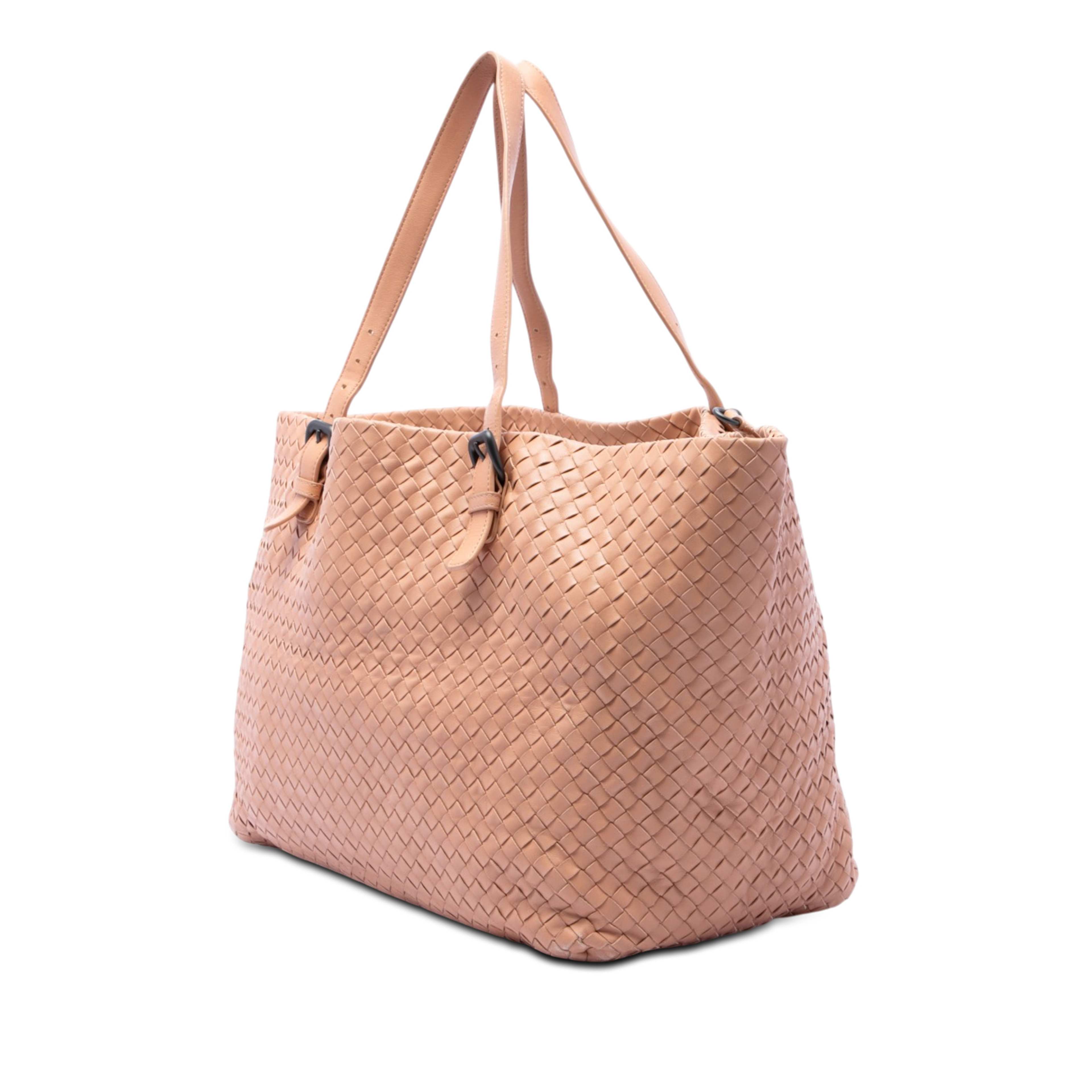 Bottega Veneta Large Nappa Intrecciato Cesta Tote, från Luxclusif, i färgen brun. Klicka för att öppna bilden i stort format