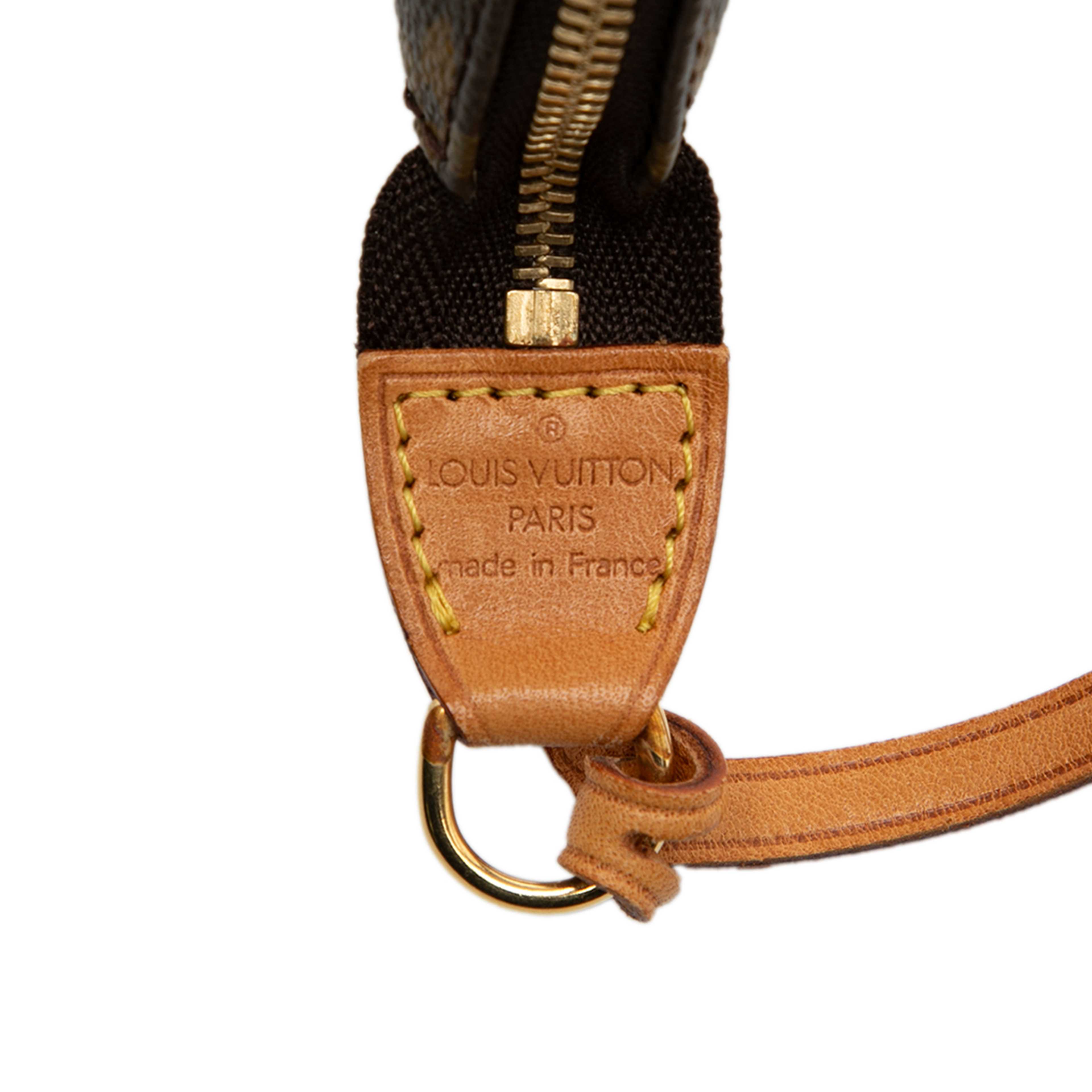 Louis Vuitton Monogram Pochette Accessoires, från Luxclusif, i färgen brown. Klicka för att öppna bilden i stort format