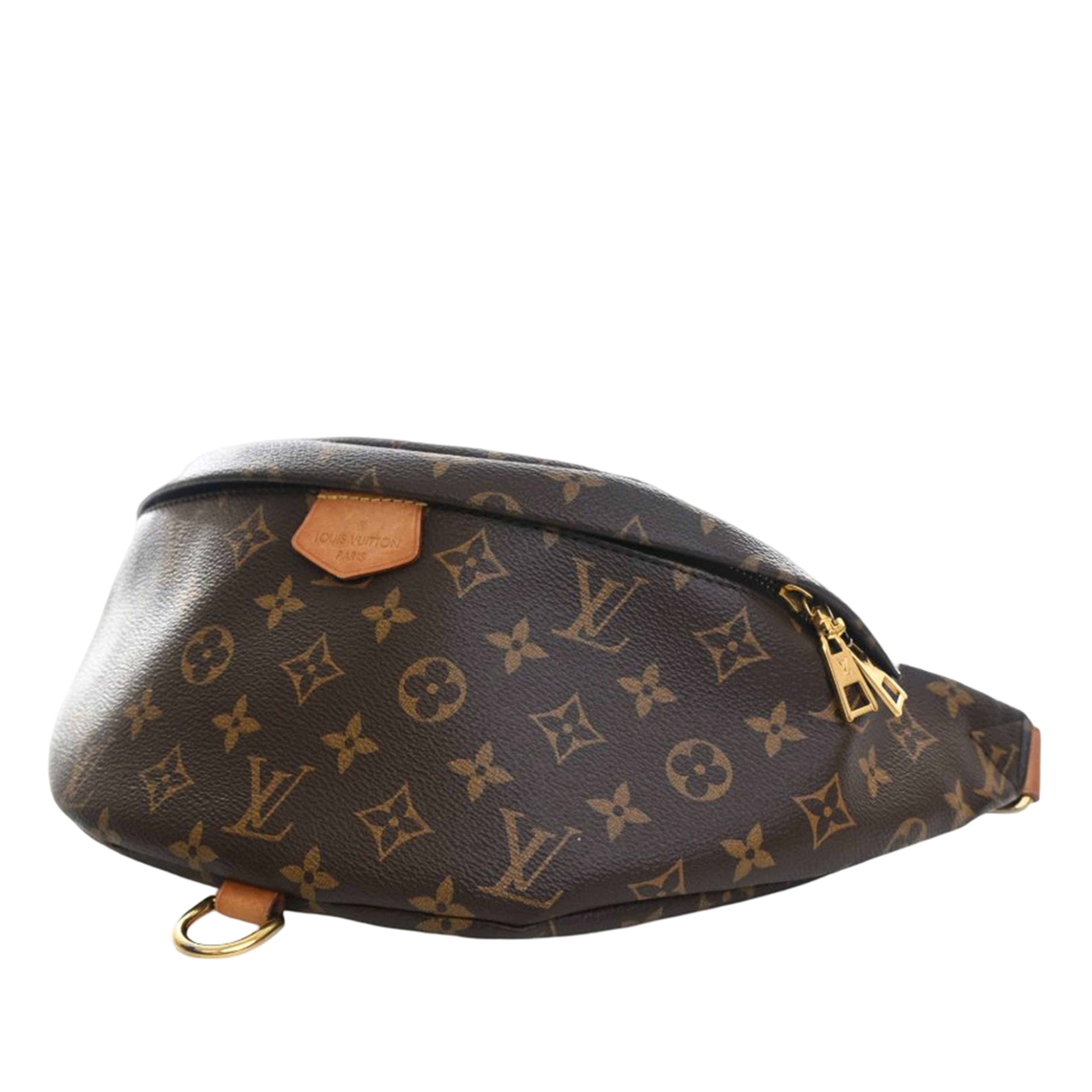 Louis Vuitton Monogram Bumbag, från Luxclusif, i färgen brown. Klicka för att öppna bilden i stort format