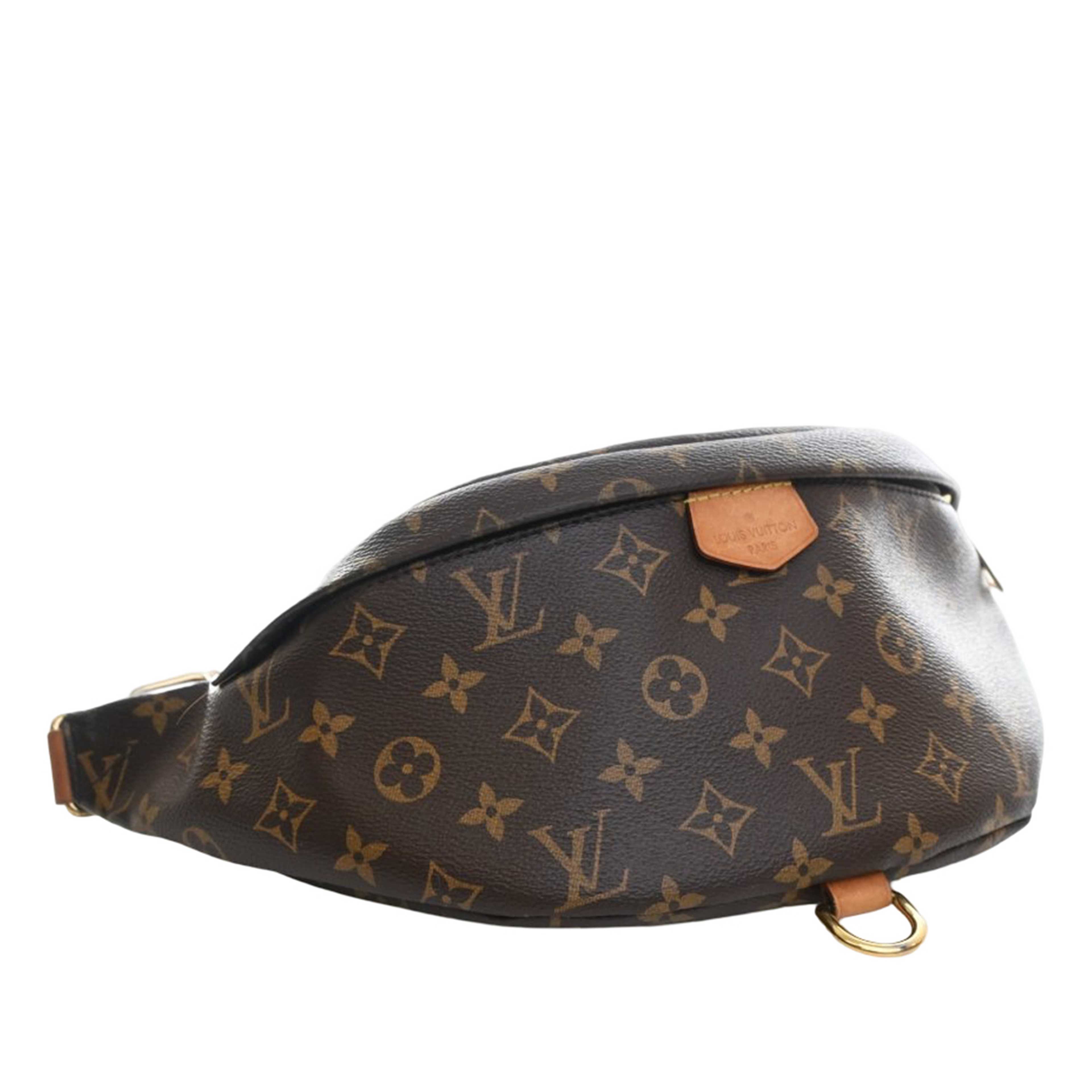 Louis Vuitton Monogram Bumbag, från Luxclusif, i färgen brown. Klicka för att öppna bilden i stort format