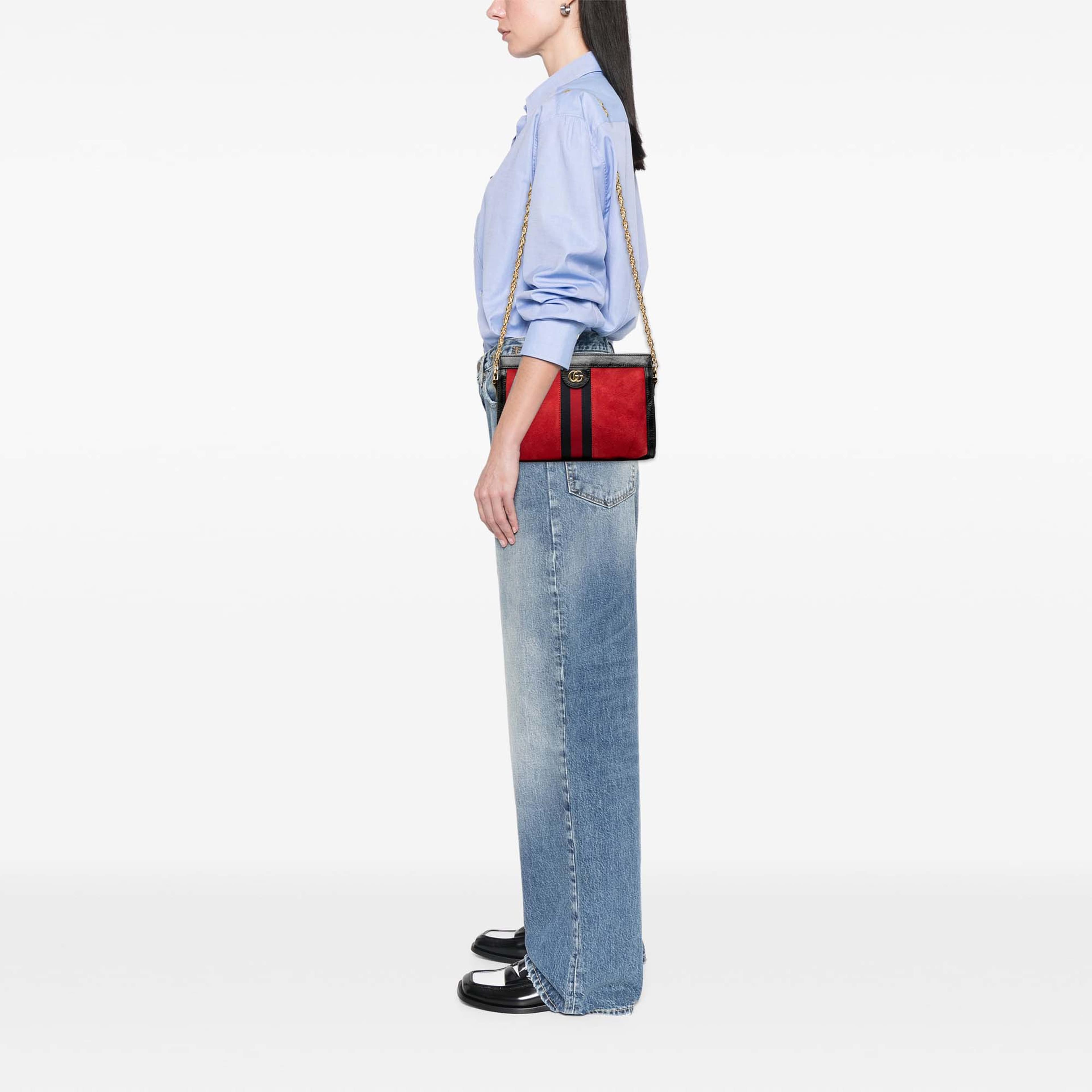 Gucci Small Suede Web Ophidia Chain Crossbody, från Luxclusif, i färgen svart. Klicka för att öppna bilden i stort format