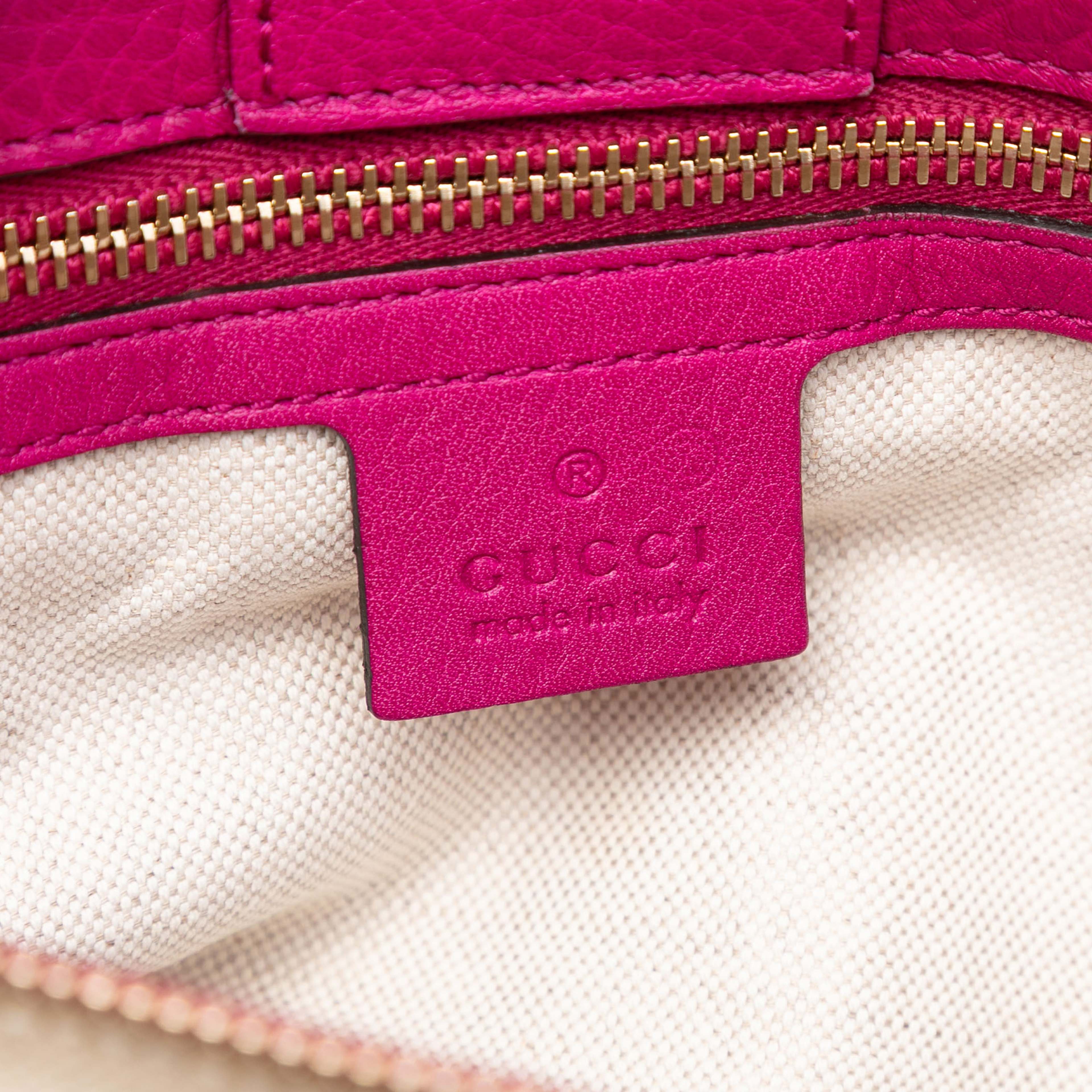 Gucci Medium Calfskin Bamboo Shopper Satchel, från Luxclusif, i färgen hot pink. Klicka för att öppna bilden i stort format