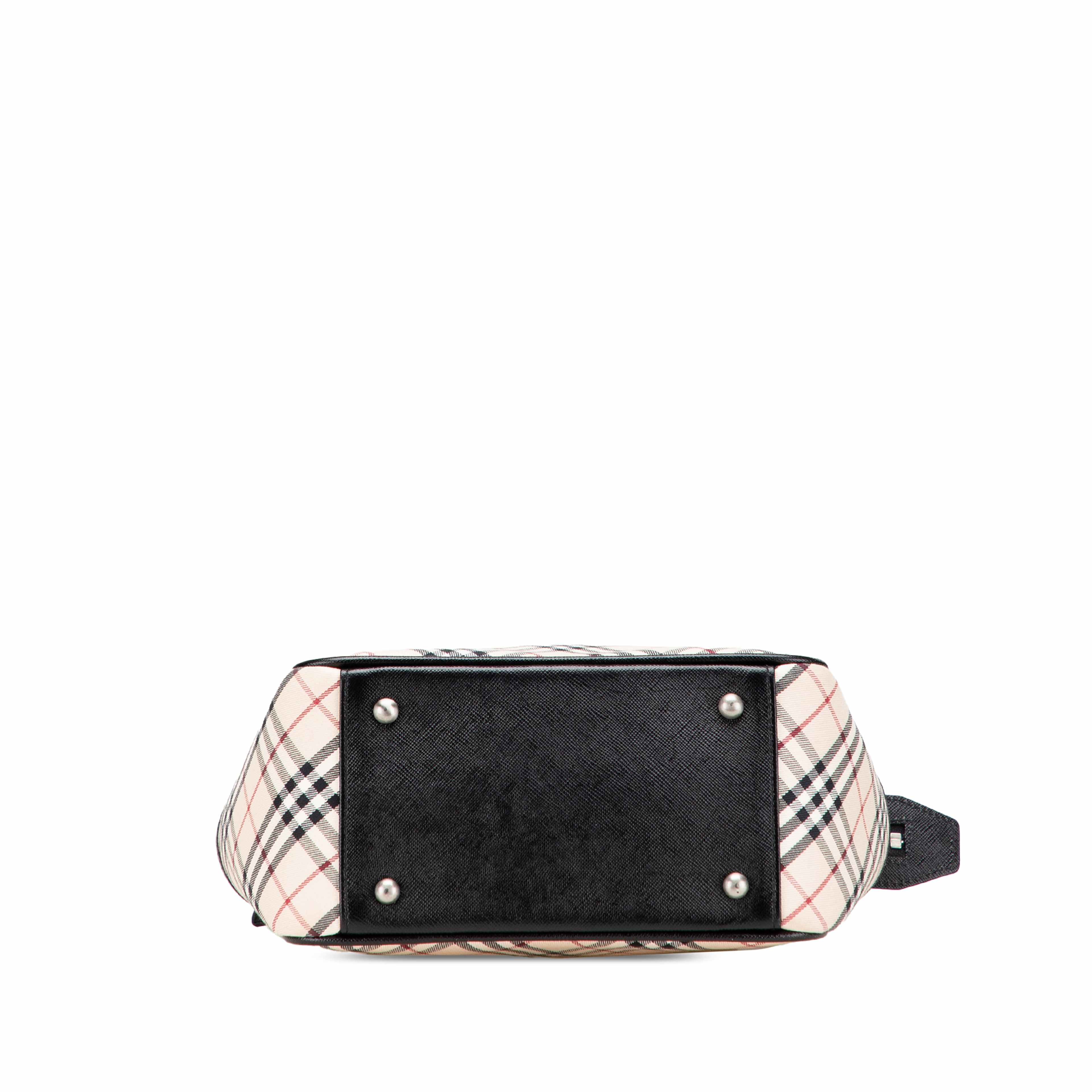 Burberry Nova Check Canvas Handbag, från Luxclusif, i färgen beige.