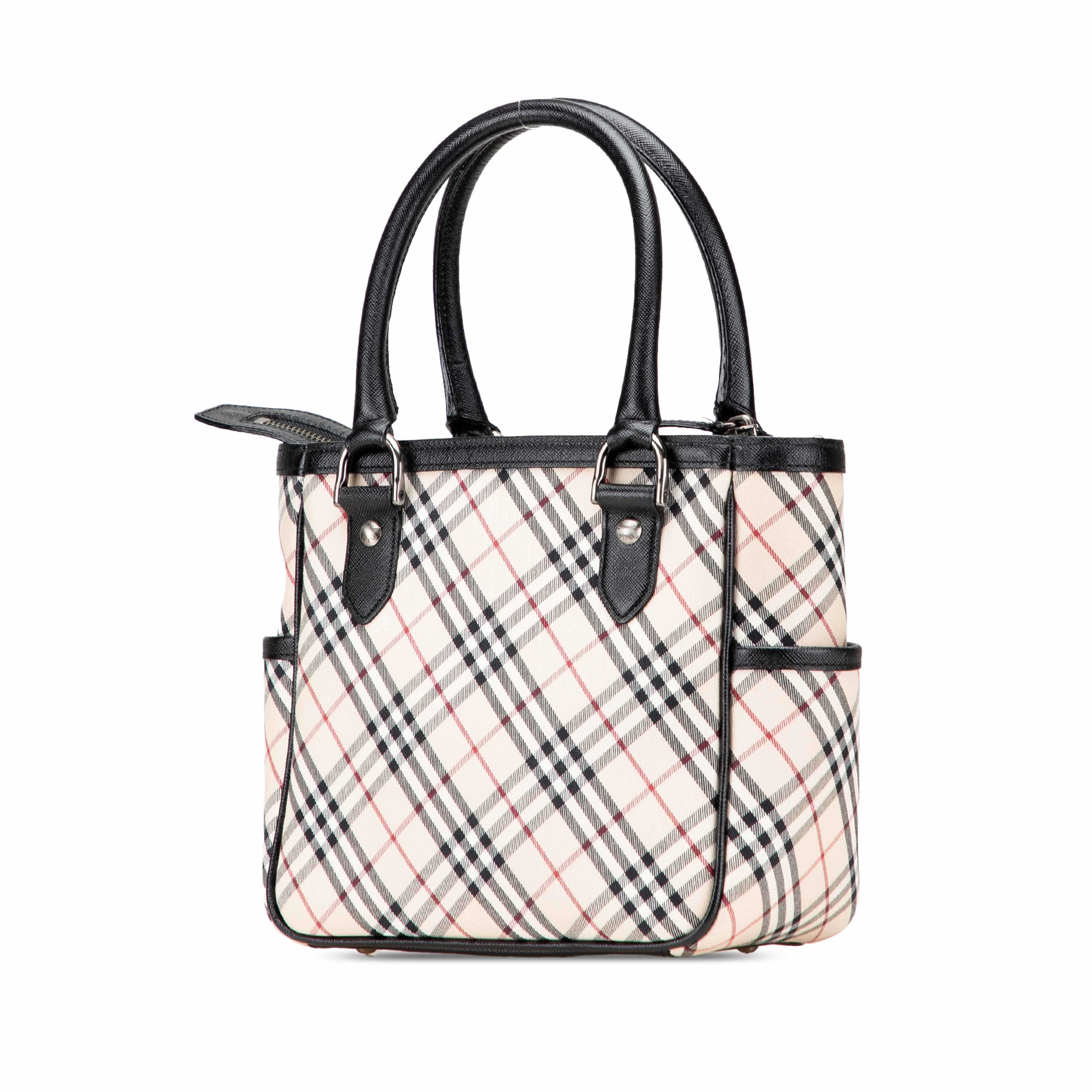 Burberry Nova Check Canvas Handbag, från Luxclusif, i färgen beige.