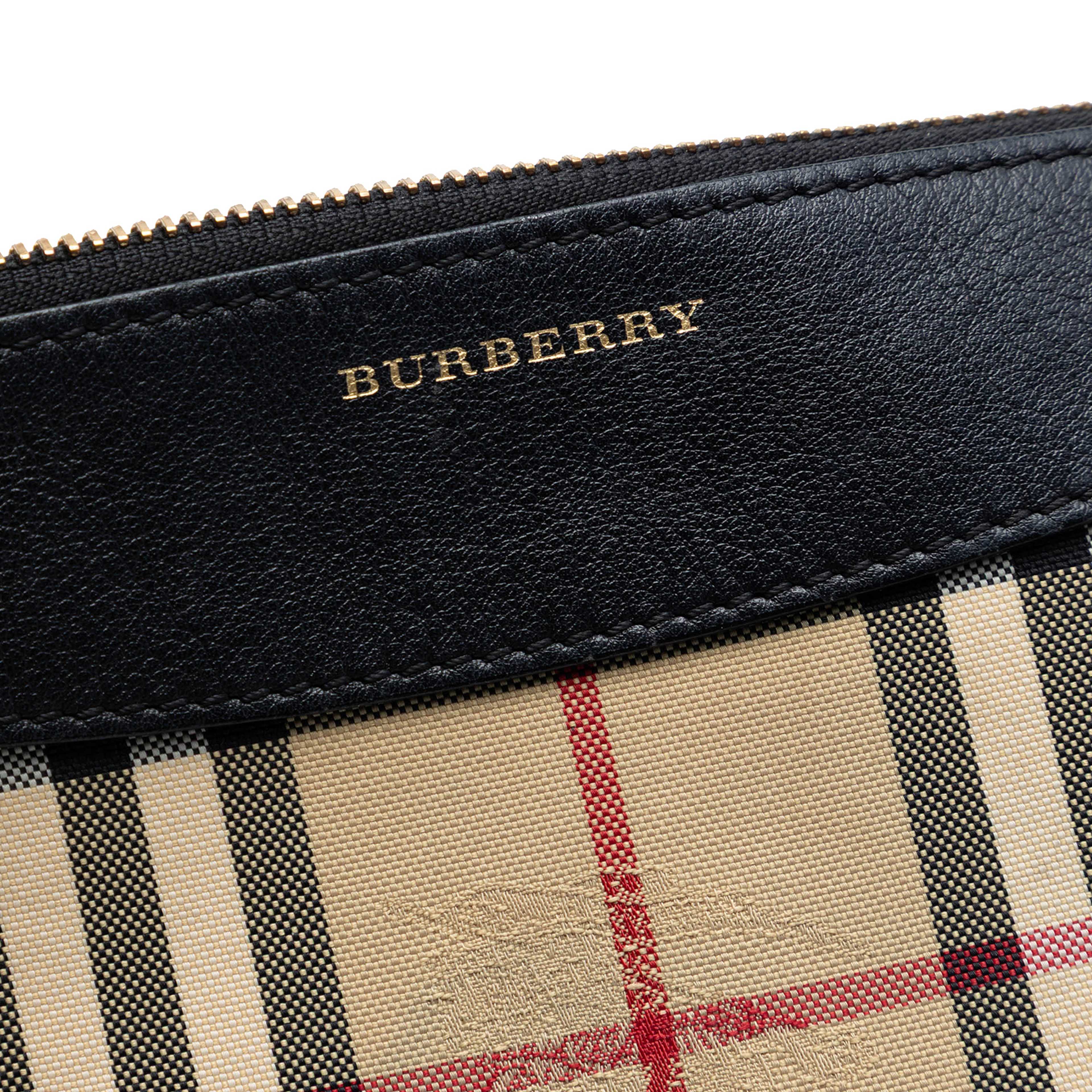 Burberry Haymarket Check Canvas Peyton Crossbody, från Luxclusif, i färgen beige. Klicka för att öppna bilden i stort format