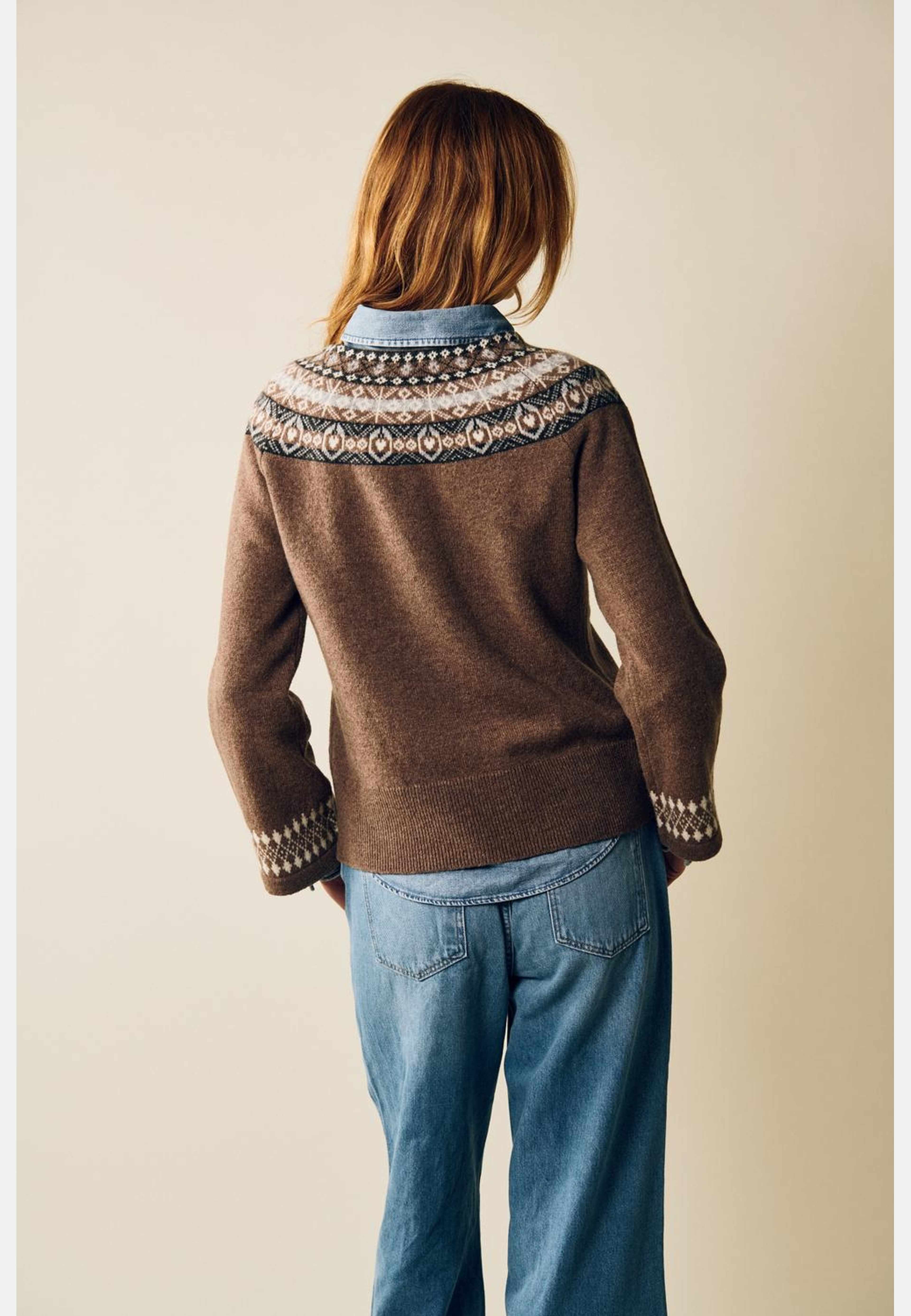 Vera Jumper, från Jumperfabriken, i färgen brown. Klicka för att öppna bilden i stort format