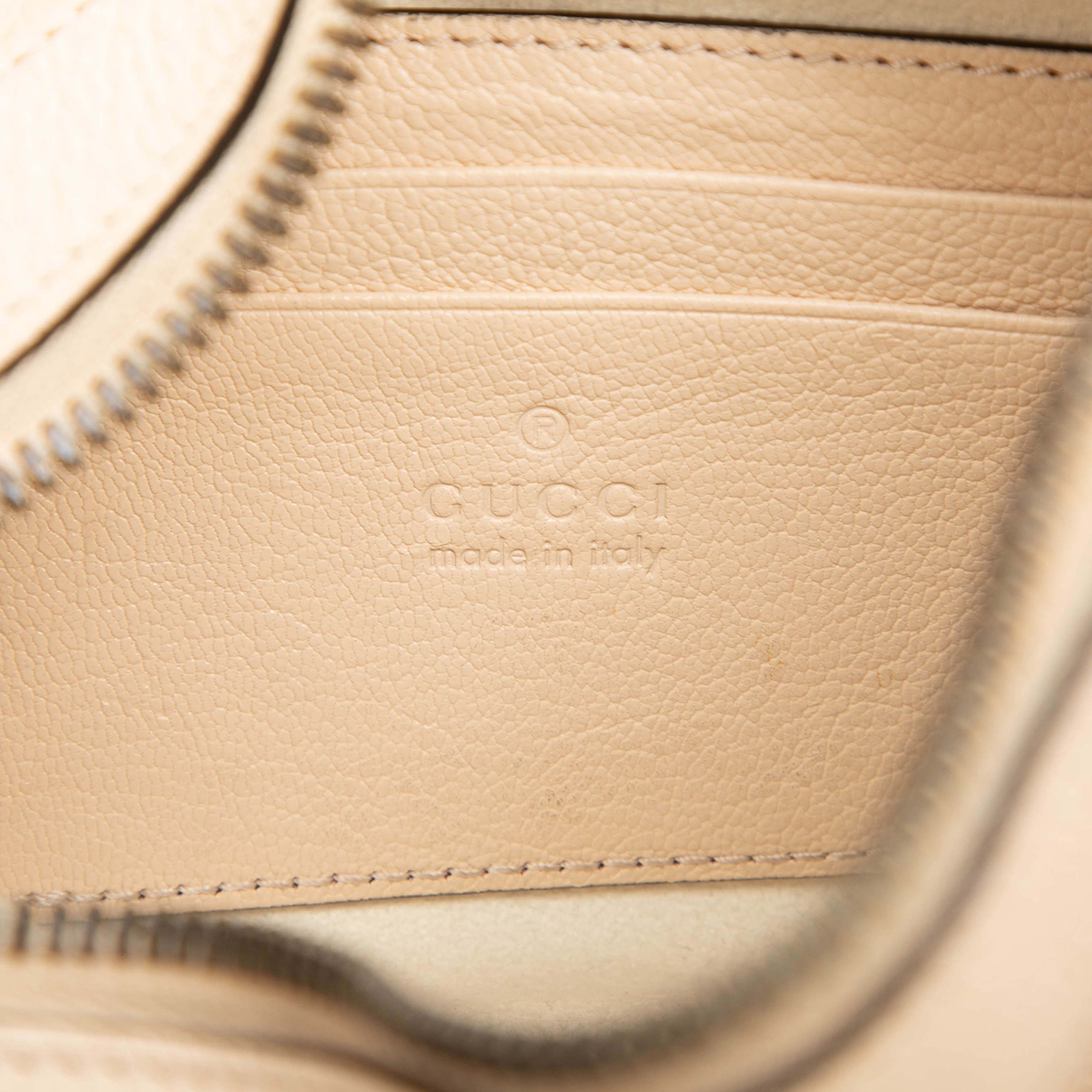 Gucci Small Goatskin Aphrodite Satchel, från Luxclusif, i färgen brun. Klicka för att öppna bilden i stort format